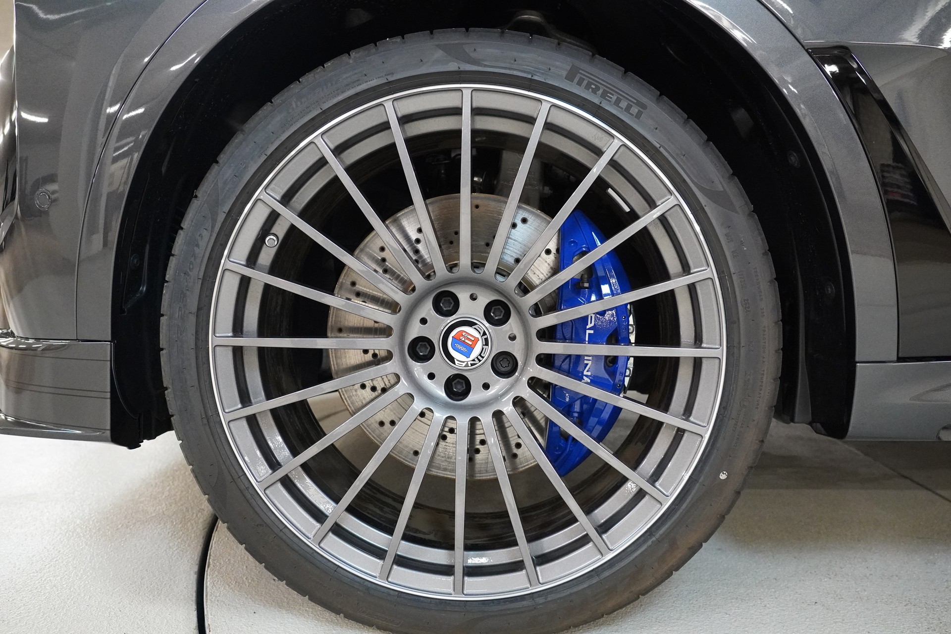 BMW-ALPINA BMW ALPINA XB7-image-9