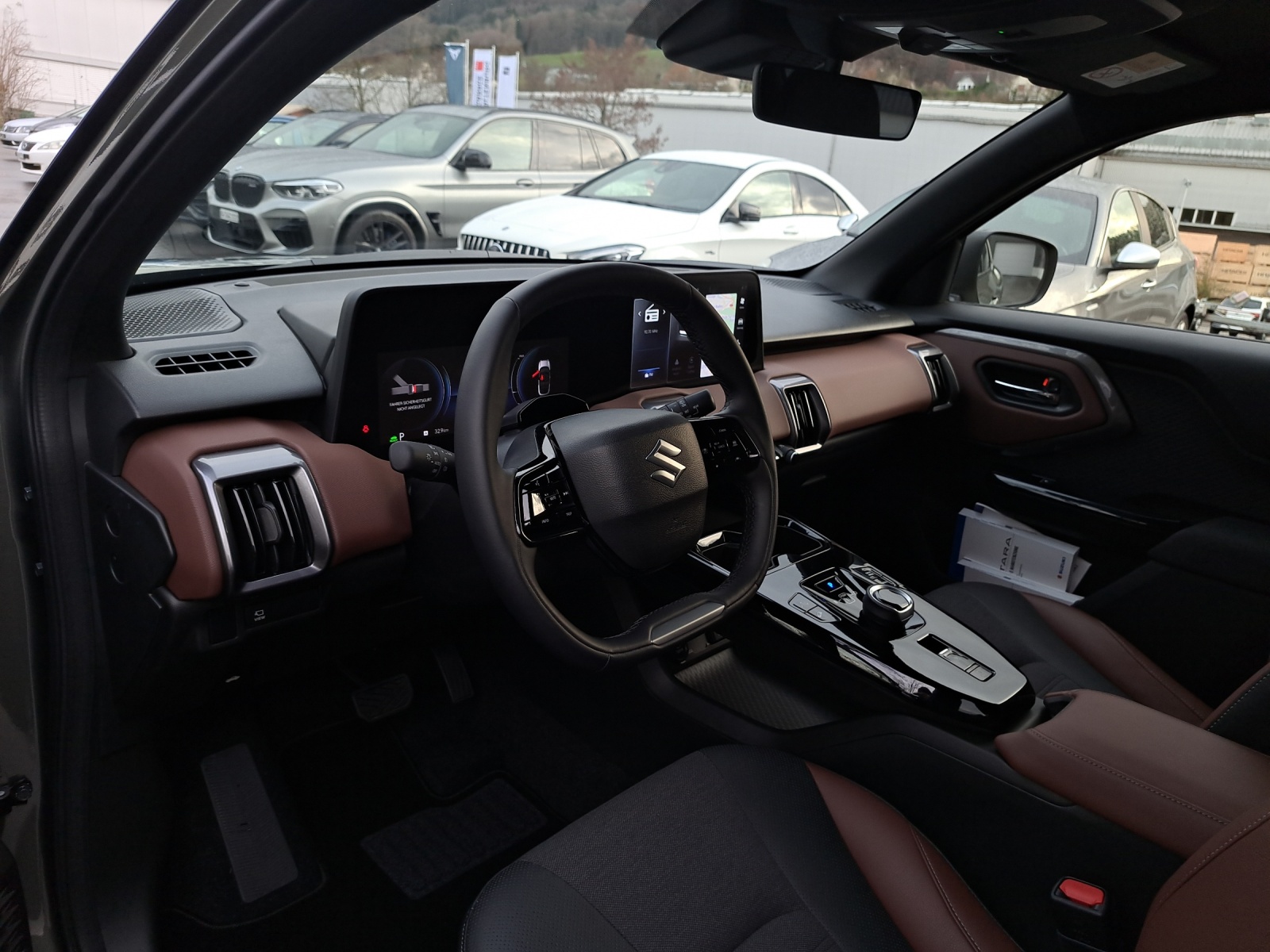 SUZUKI e Vitara Compact Top 4x4-image-17