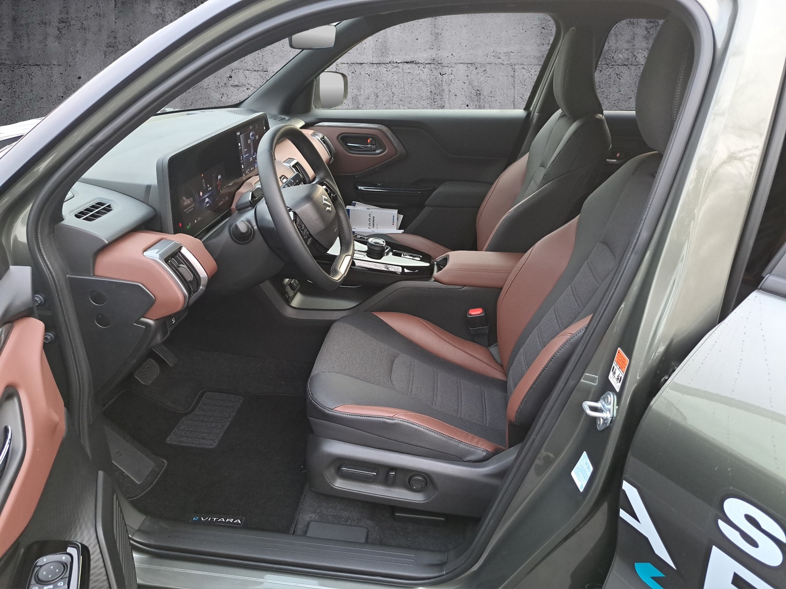 SUZUKI e Vitara Compact Top 4x4-image-9