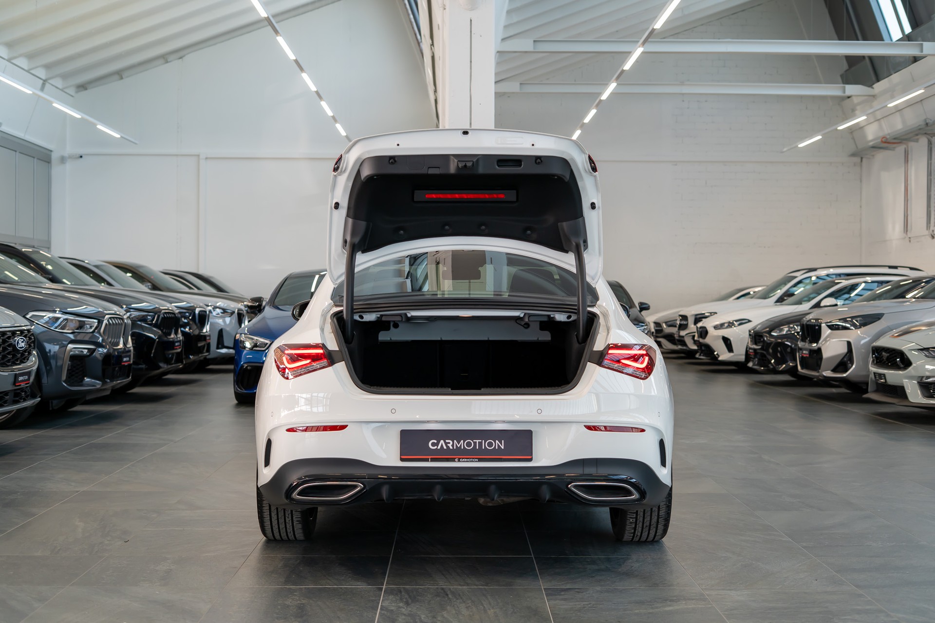 MERCEDES-BENZ CLA 200 d AMG Line 4matic Ambiente-Beleuchtung / Sitzheizung / Navi-image-5