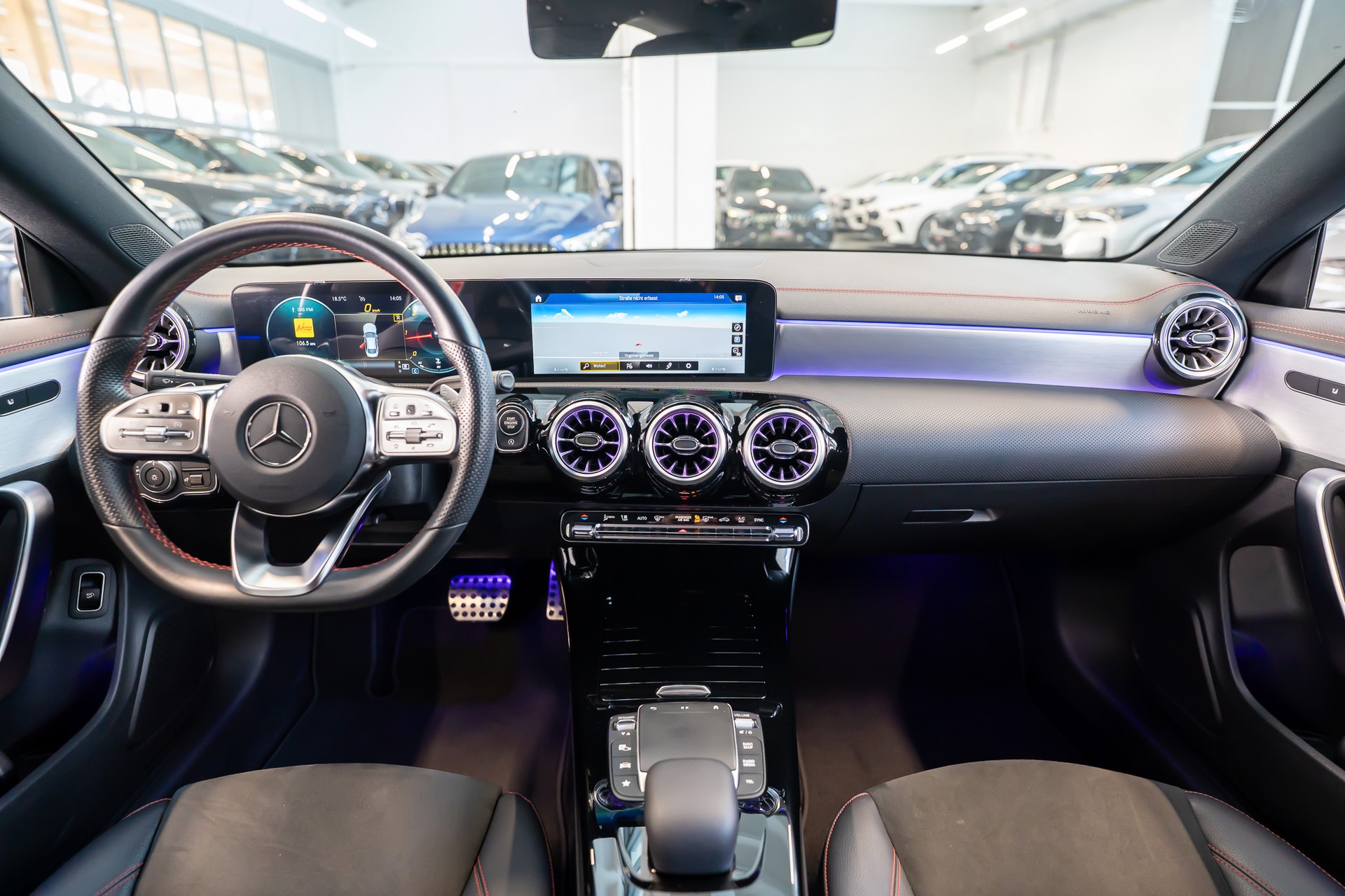 MERCEDES-BENZ CLA 200 d AMG Line 4matic Ambiente-Beleuchtung / Sitzheizung / Navi-image-13