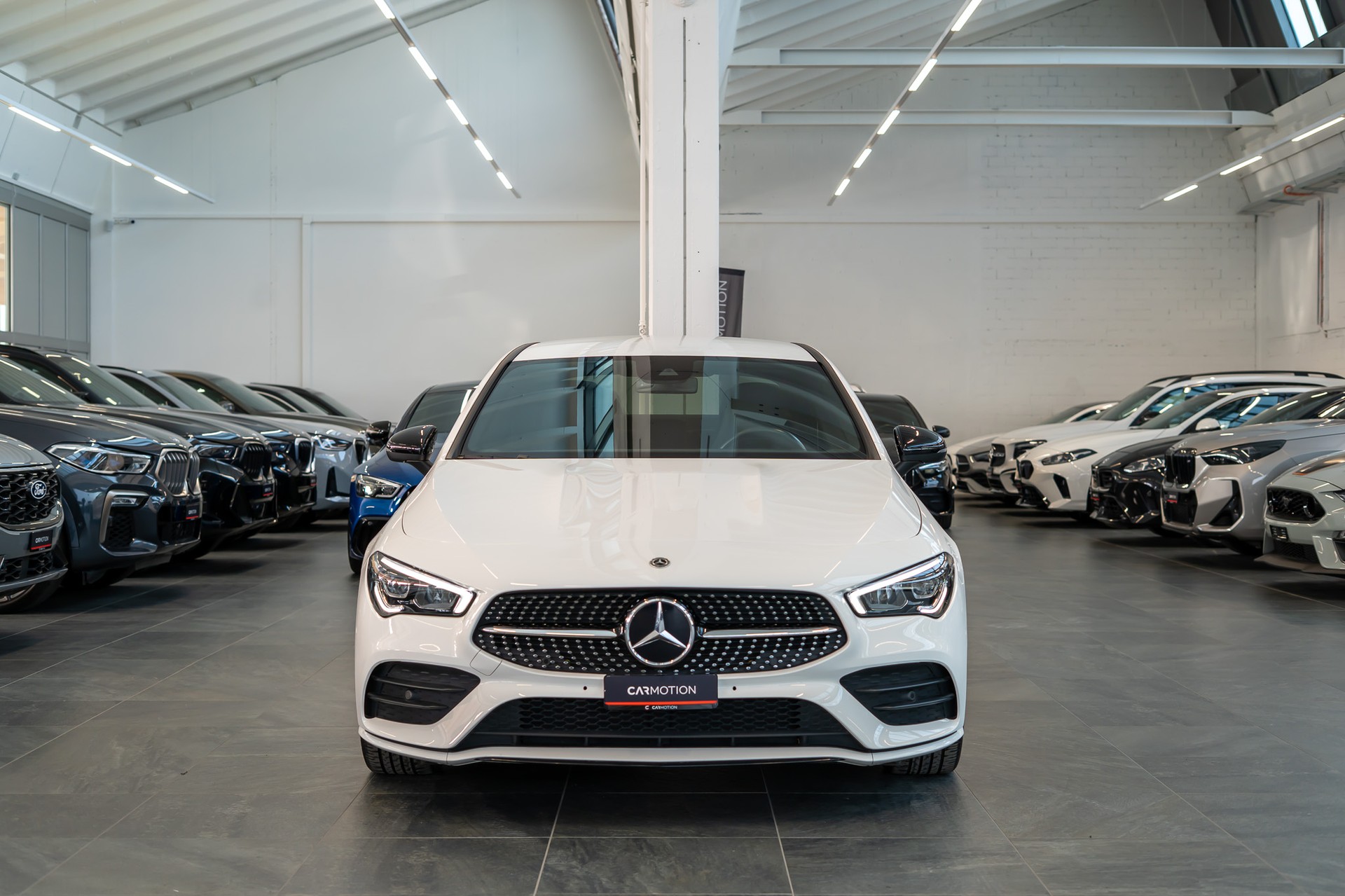 MERCEDES-BENZ CLA 200 d AMG Line 4matic Ambiente-Beleuchtung / Sitzheizung / Navi-showroom-element-1
