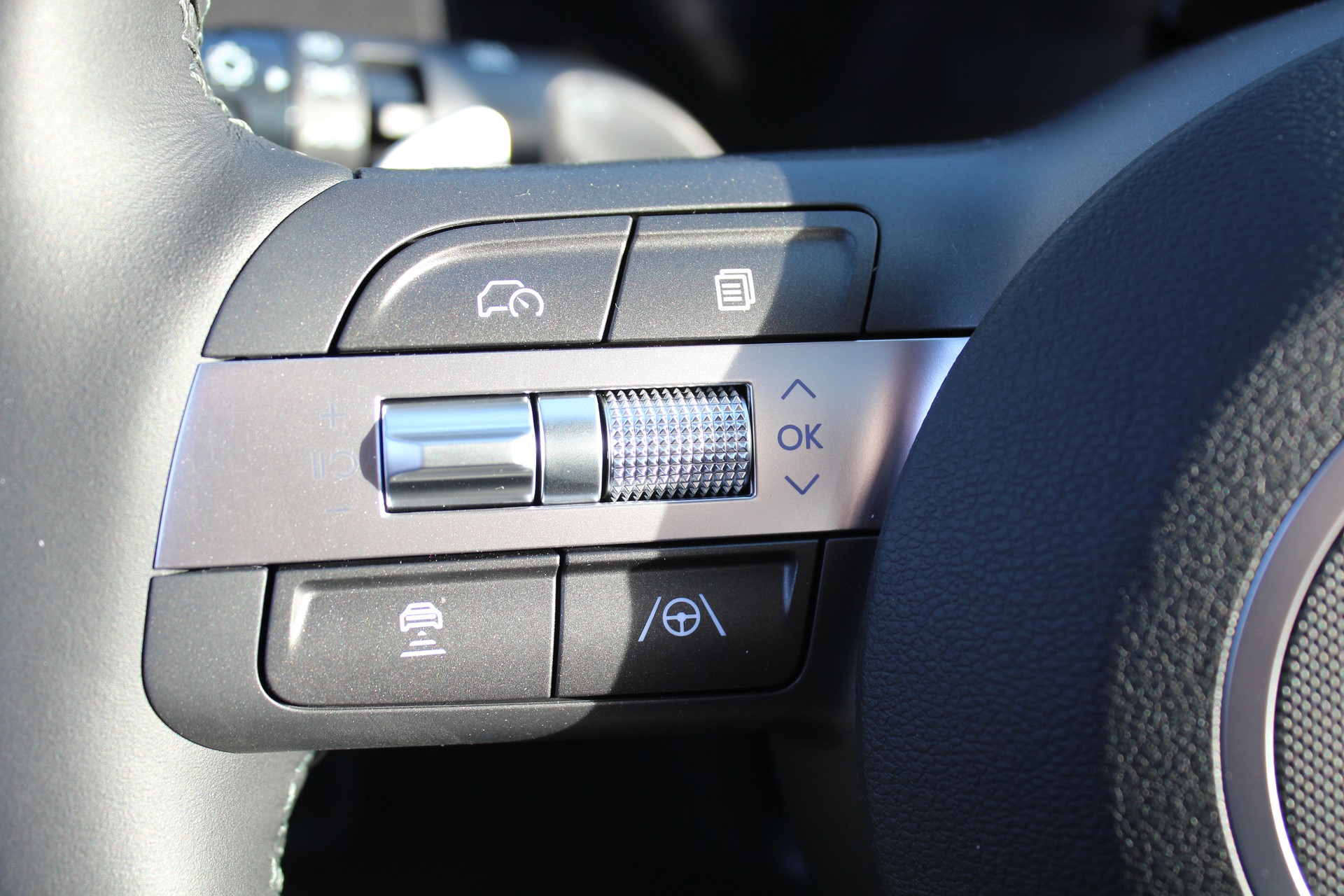HYUNDAI Kona 1.6 GDi HEV Vertex DCT-image-19