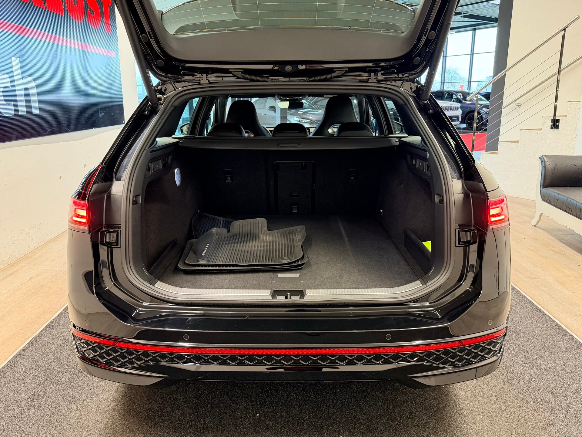 VW Passat Variant 2.0 TDI evo R-Line 4 Motion DSG-image-8