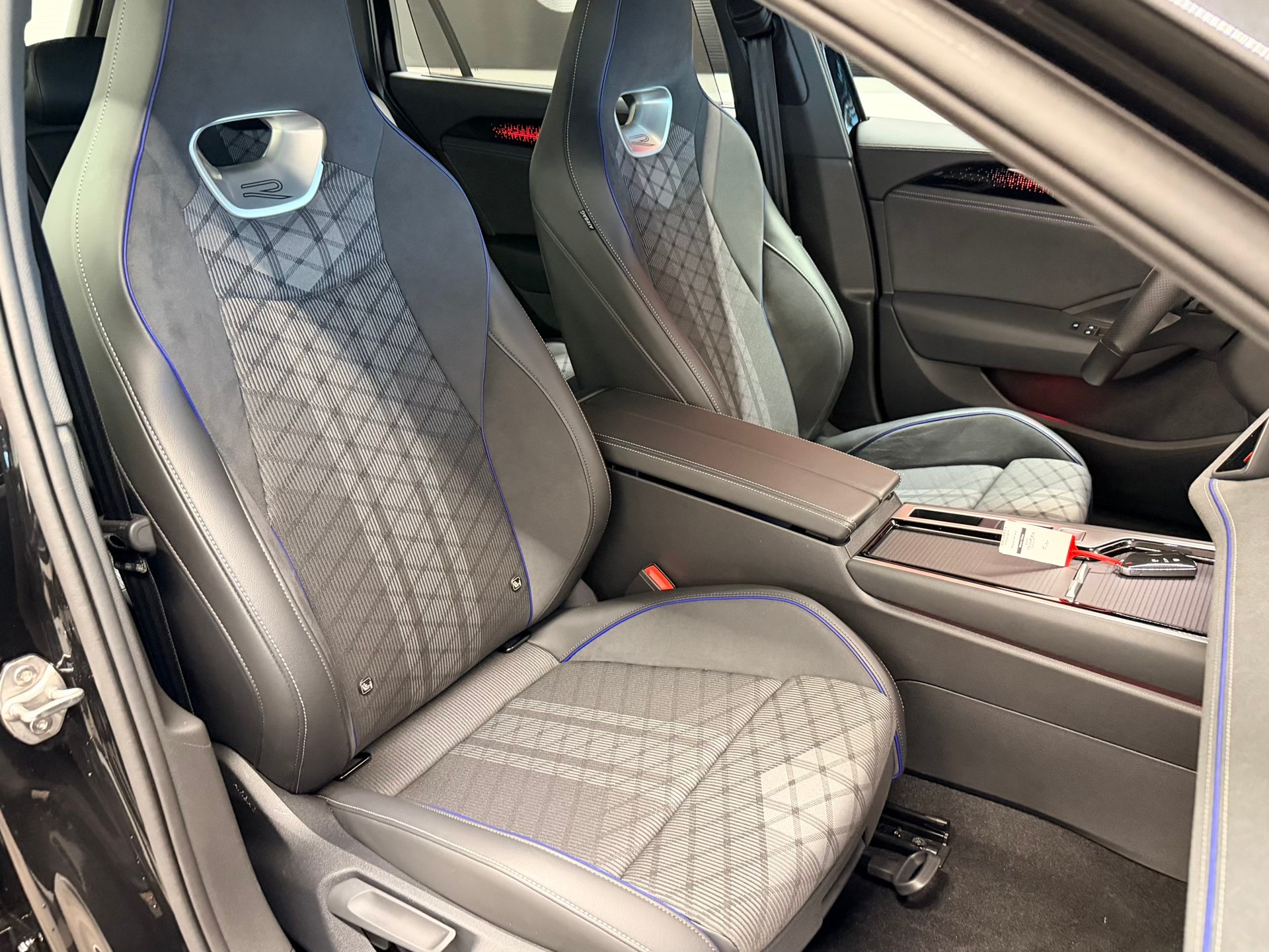 VW Passat Variant 2.0 TDI evo R-Line 4 Motion DSG-image-21