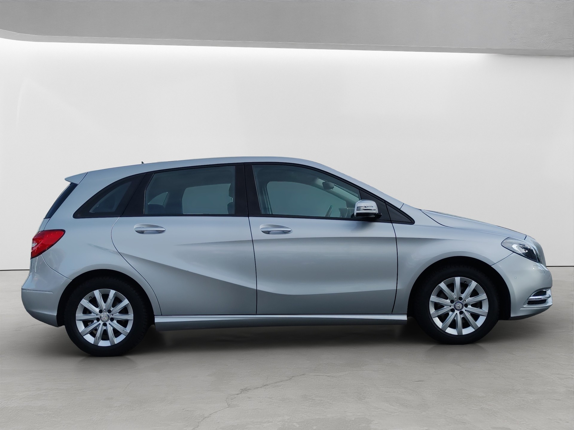 MERCEDES-BENZ B 200 7G-DCT-image-5