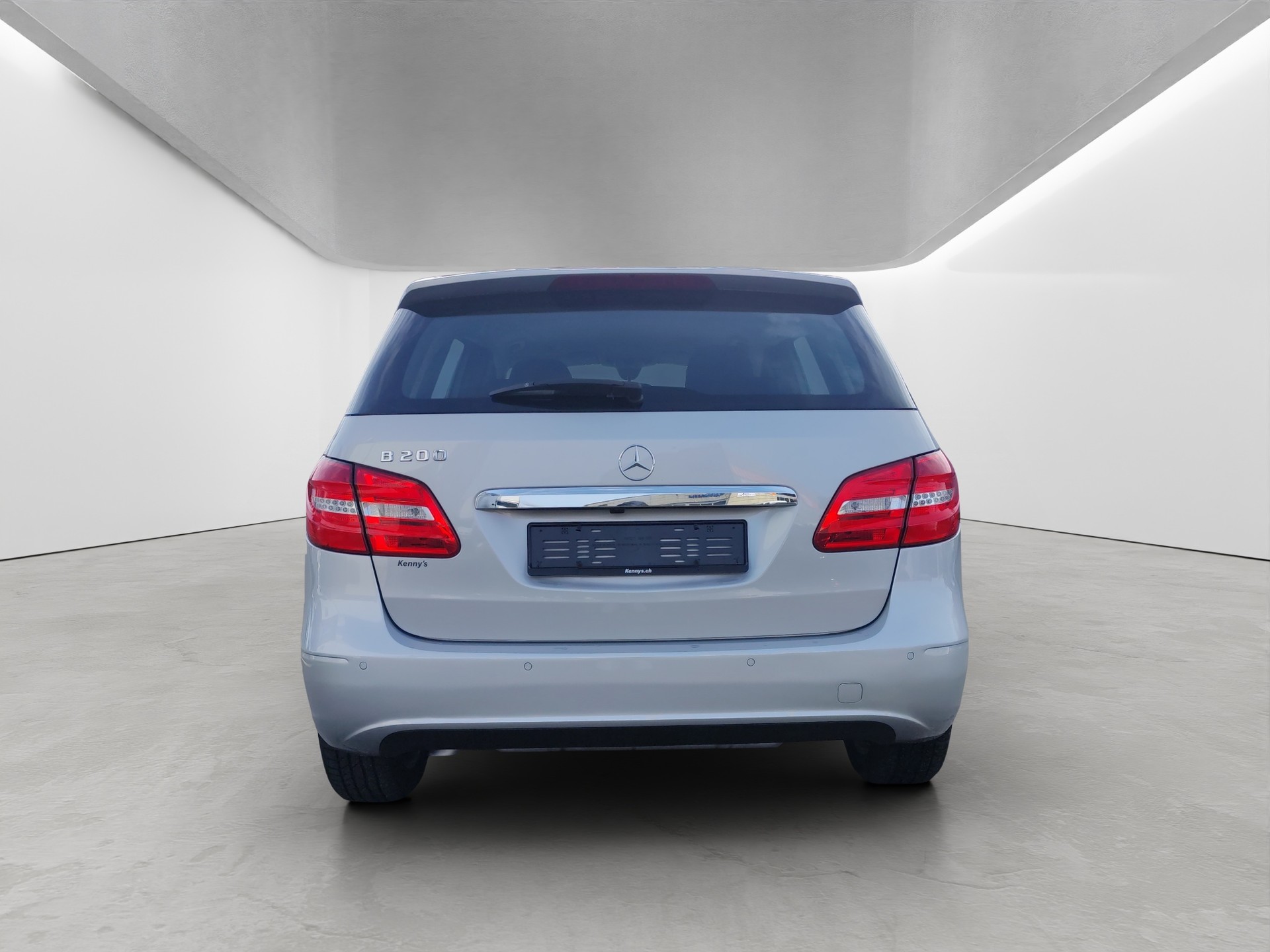 MERCEDES-BENZ B 200 7G-DCT-showroom-element-3