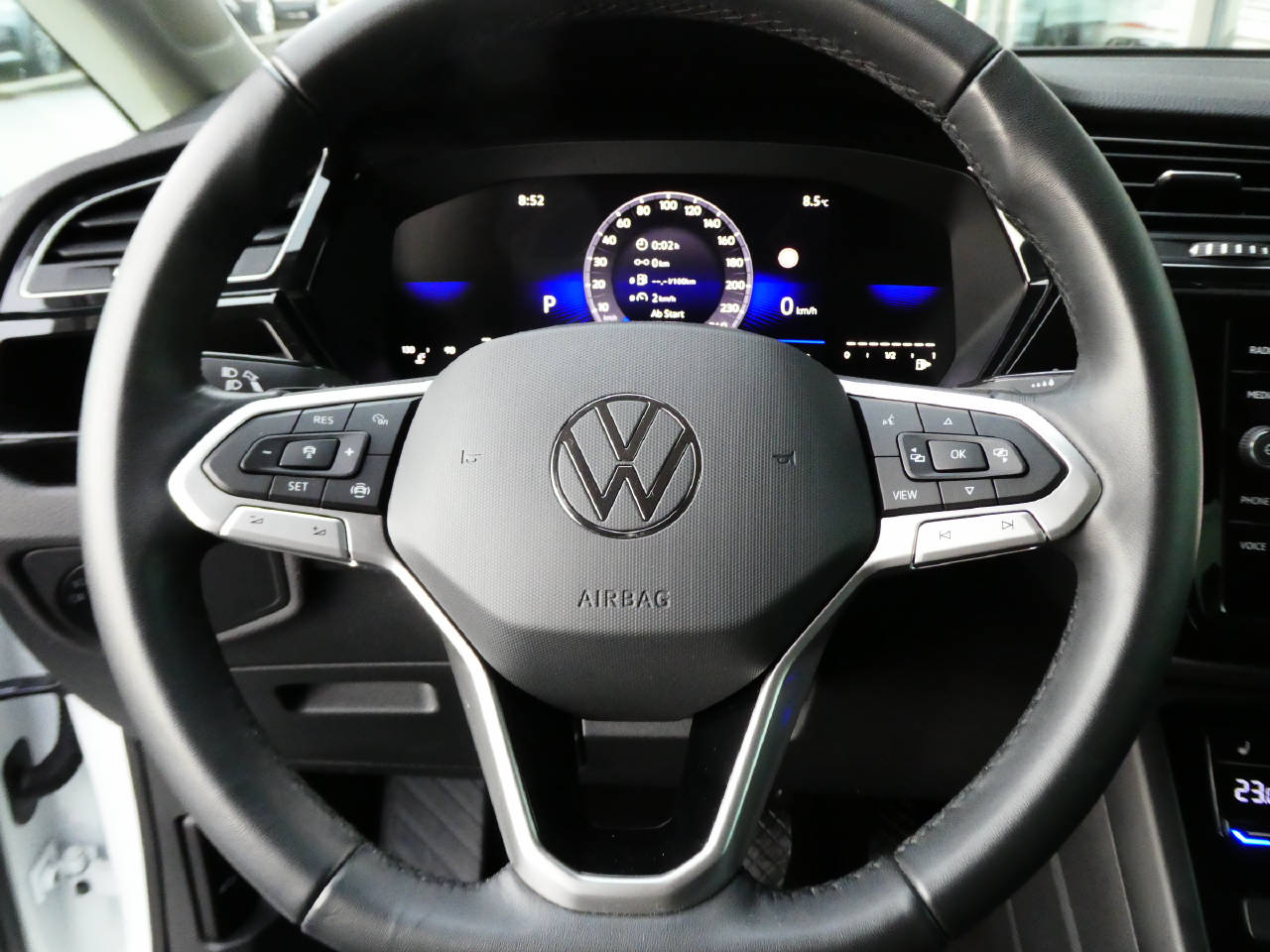 VW Touran 1.5 TSI Comfortline United DSG-image-13