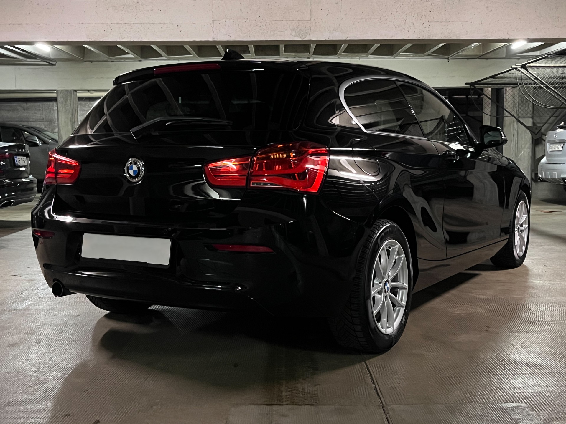 BMW Série 1 - 118i-image-3