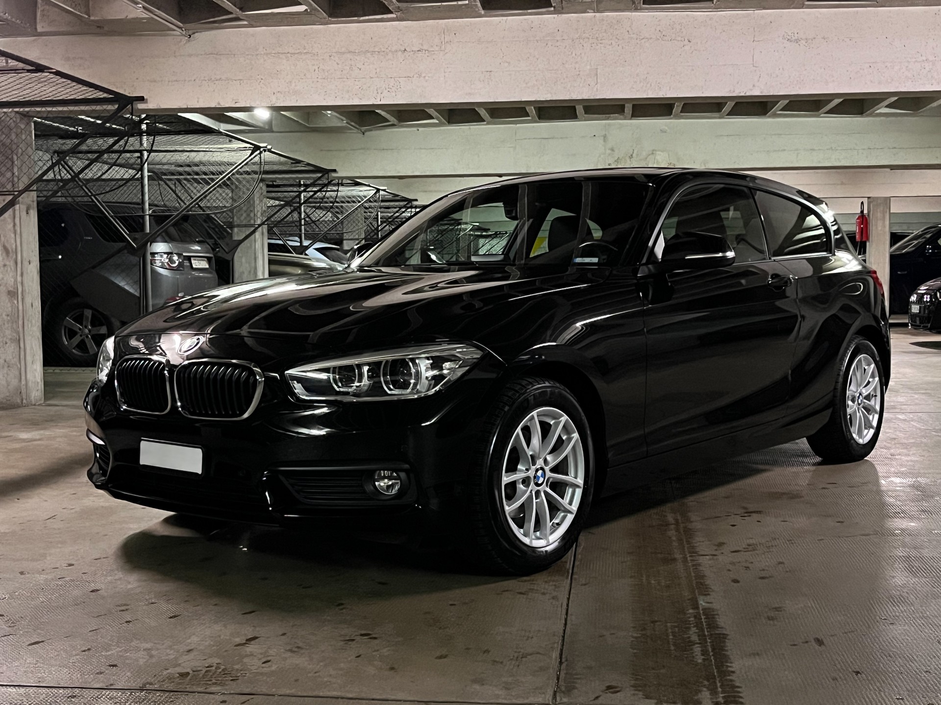 BMW Série 1 - 118i-image-2