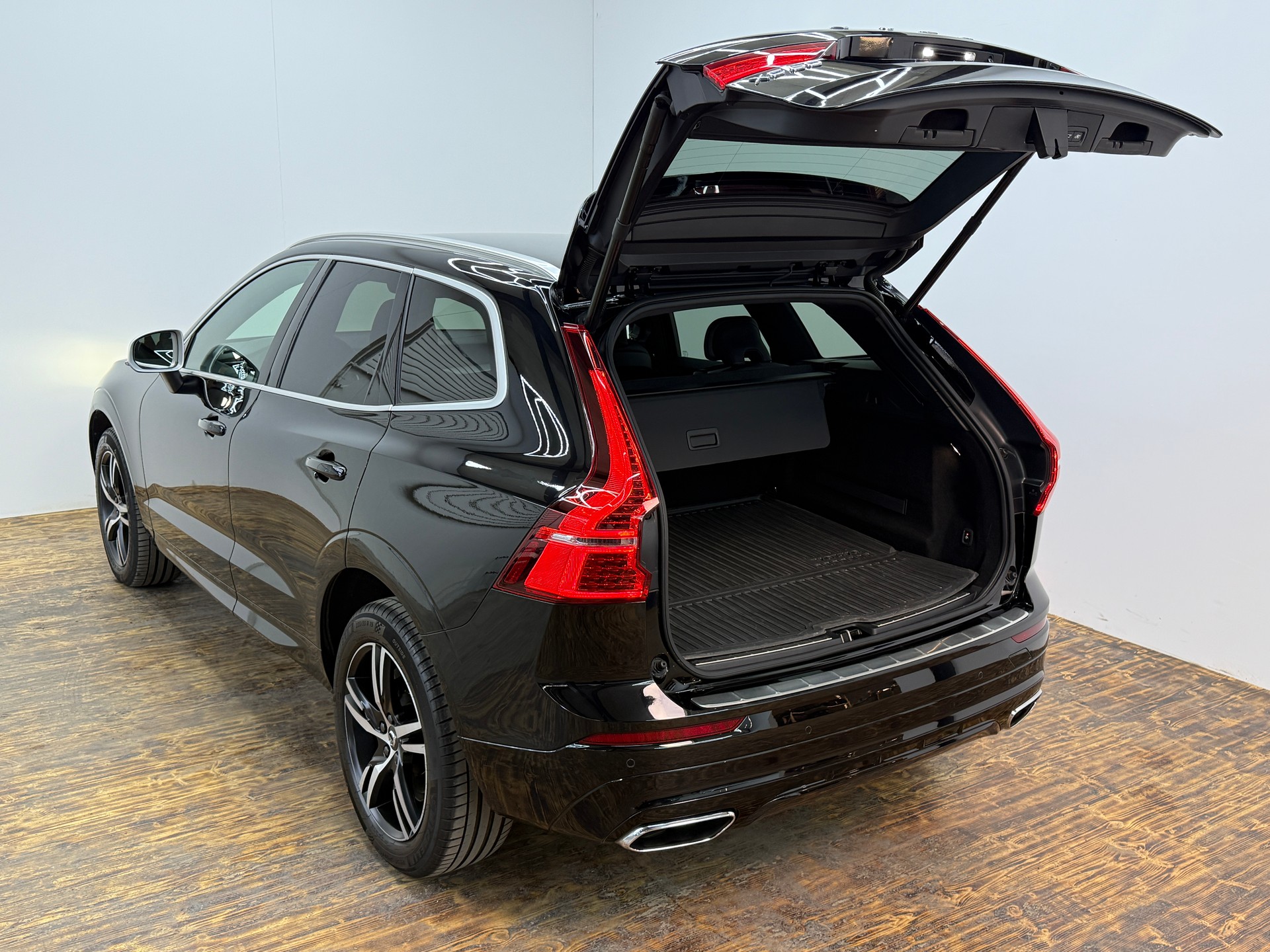 VOLVO XC60 D4 AWD R-Design Geartronic-image-22