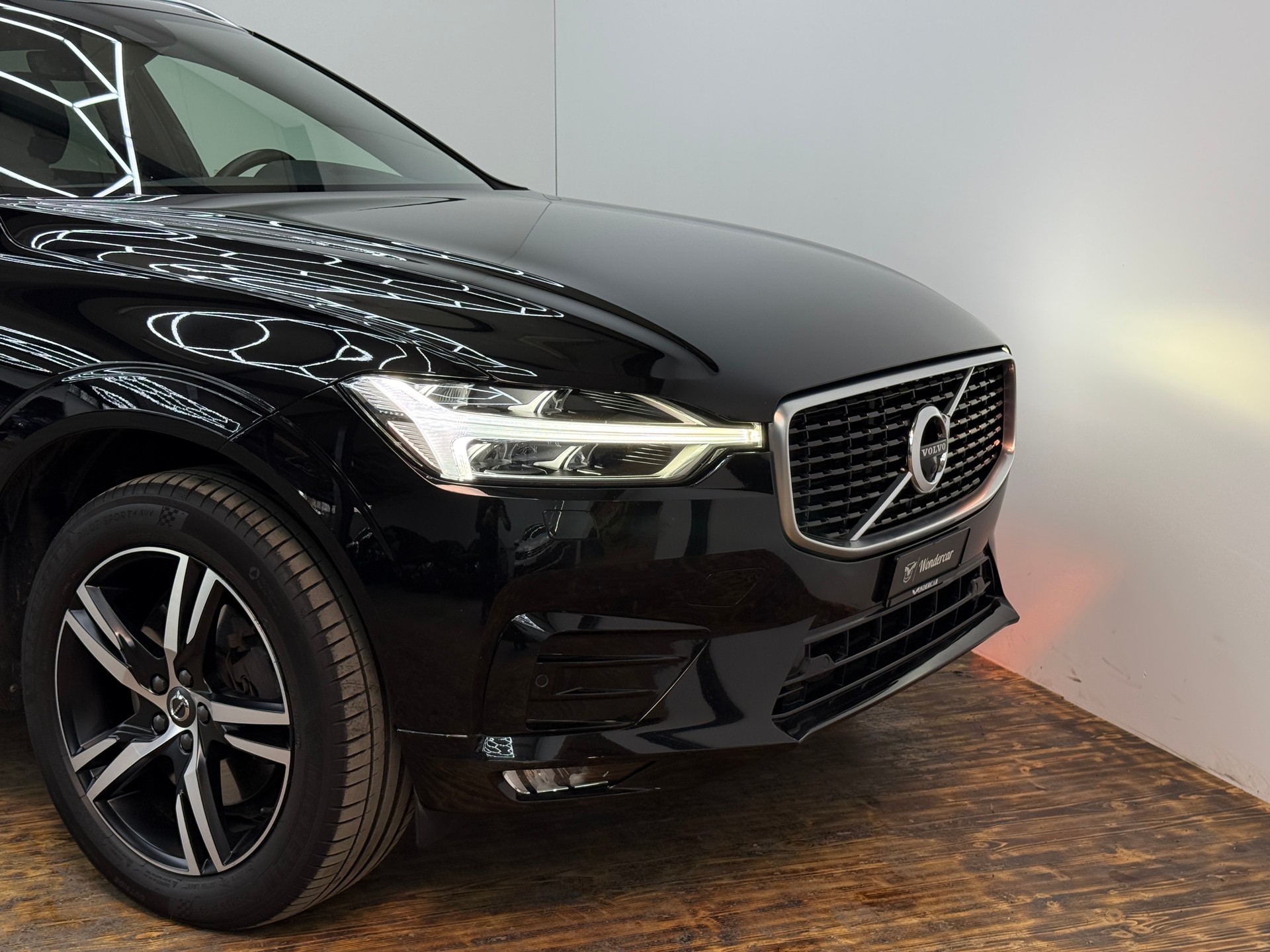 VOLVO XC60 D4 AWD R-Design Geartronic-showroom-element-1