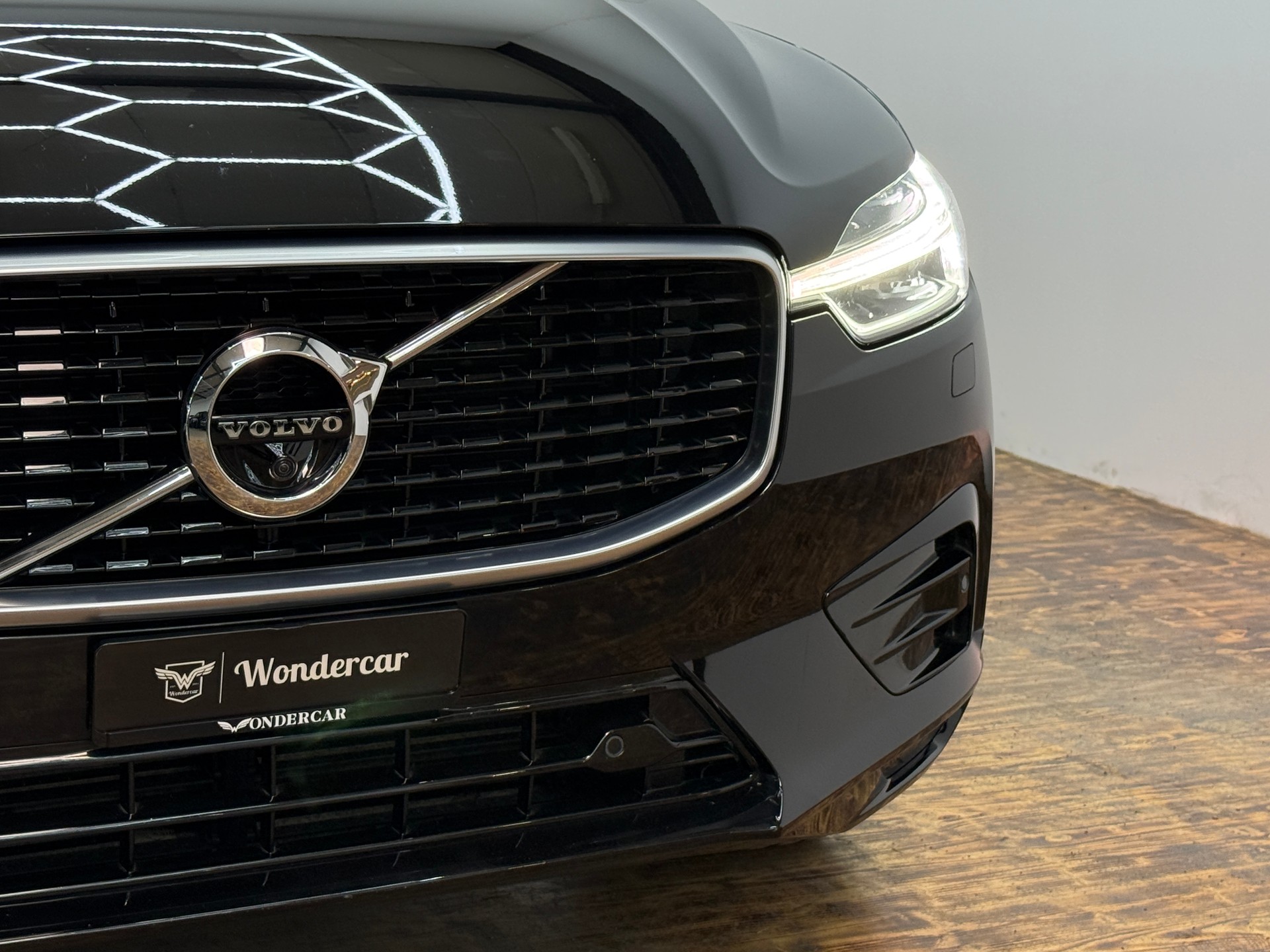 VOLVO XC60 D4 AWD R-Design Geartronic-showroom-element-3
