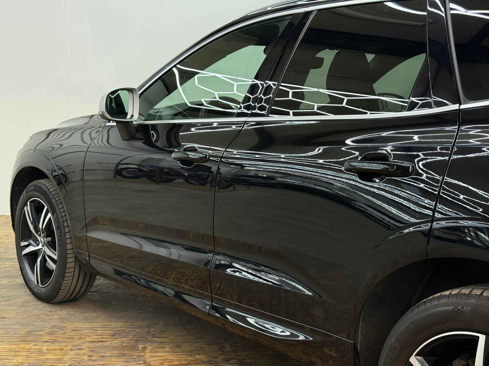 VOLVO XC60 D4 AWD R-Design Geartronic-image-6