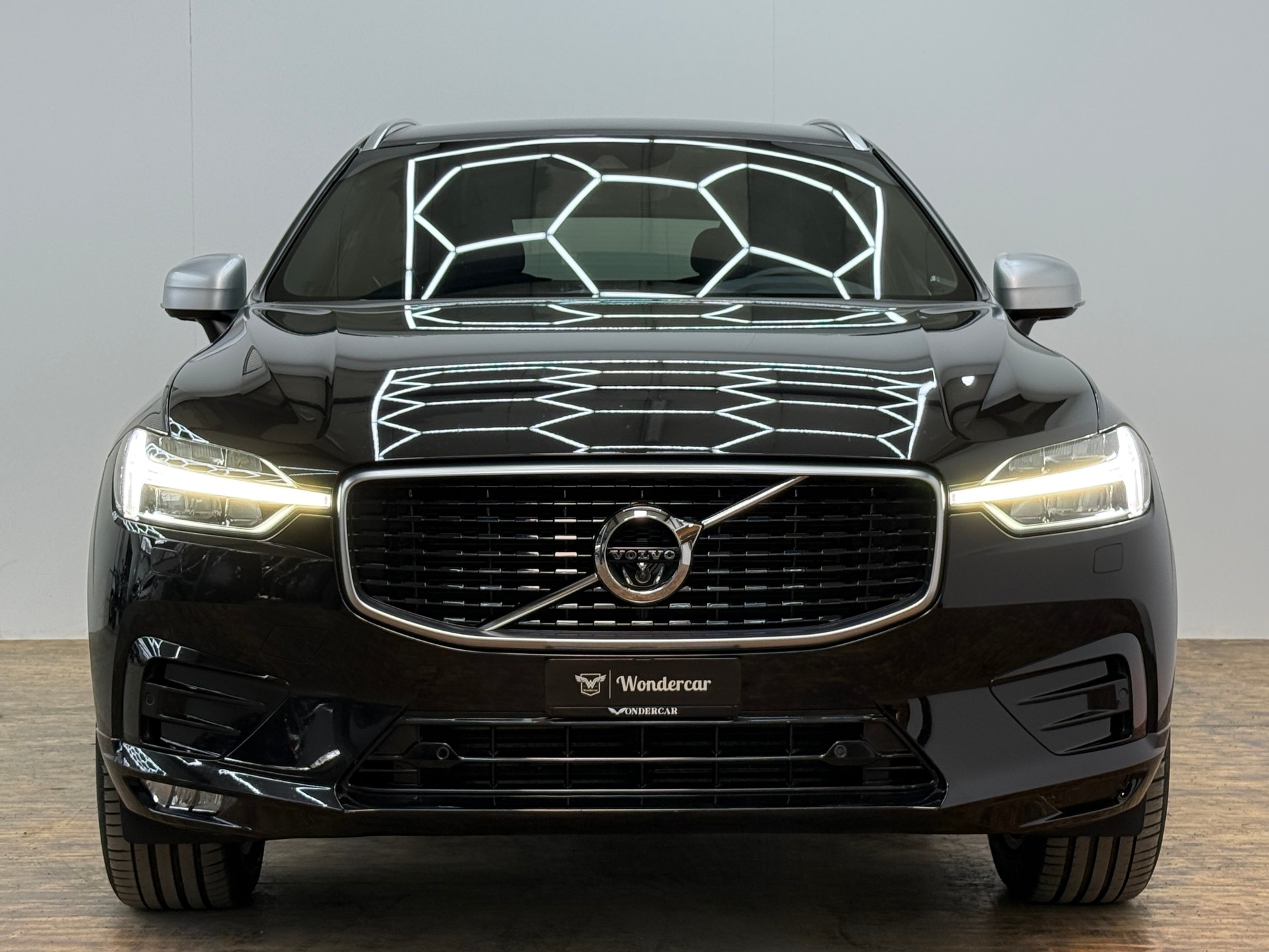 VOLVO XC60 D4 AWD R-Design Geartronic-showroom-element-2
