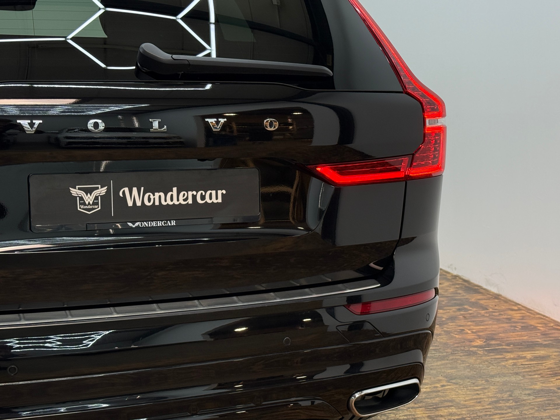 VOLVO XC60 D4 AWD R-Design Geartronic-image-11
