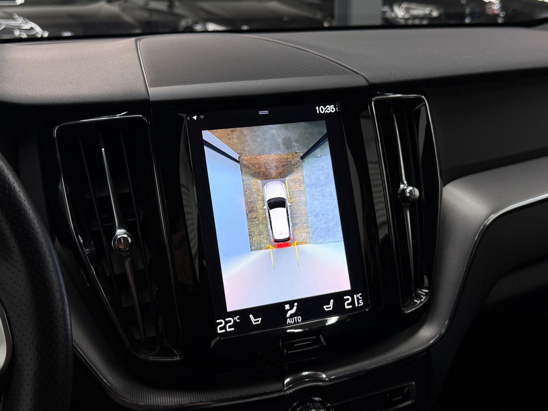 VOLVO XC60 D4 AWD R-Design Geartronic-image-30