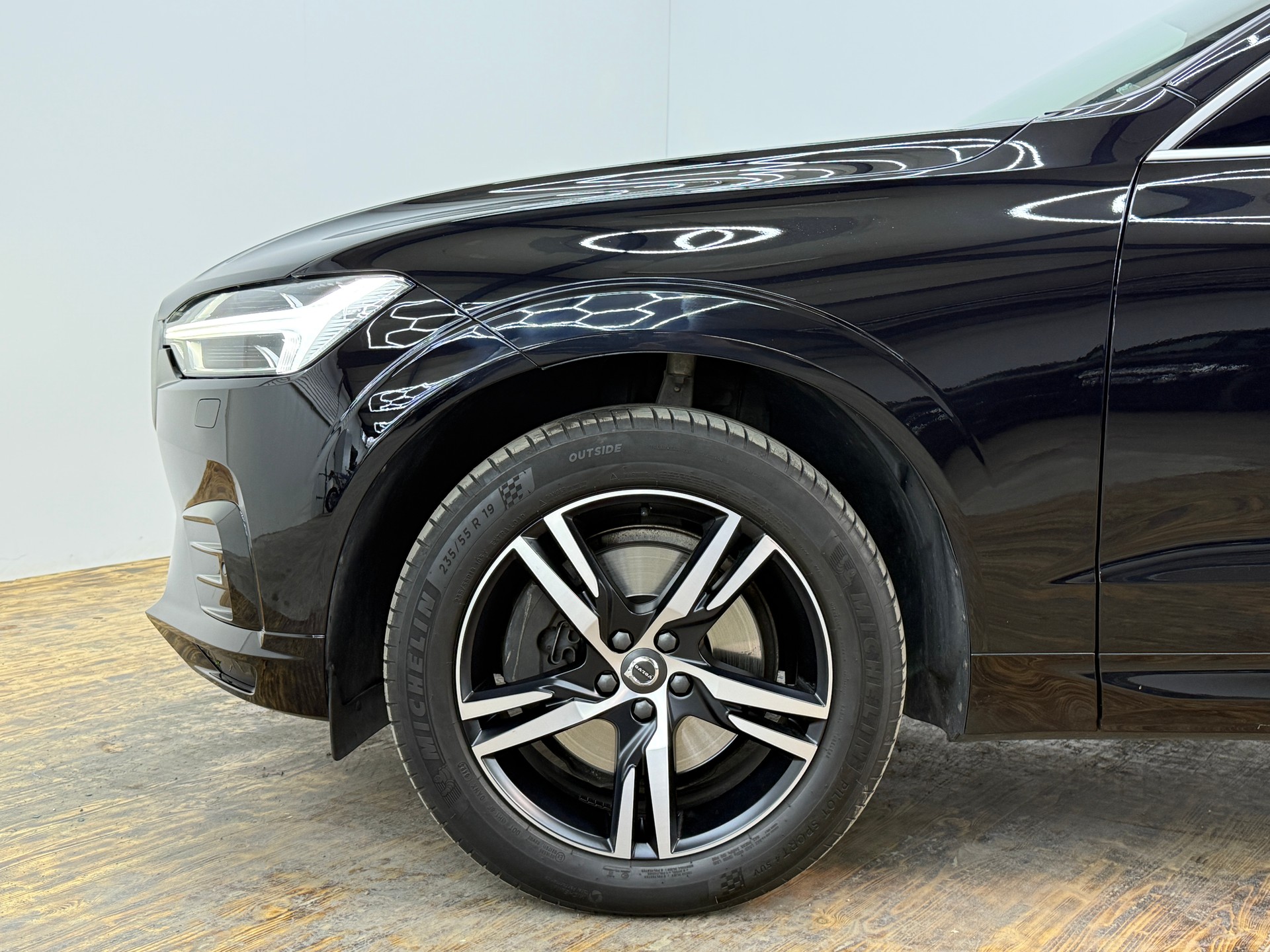 VOLVO XC60 D4 AWD R-Design Geartronic-image-5