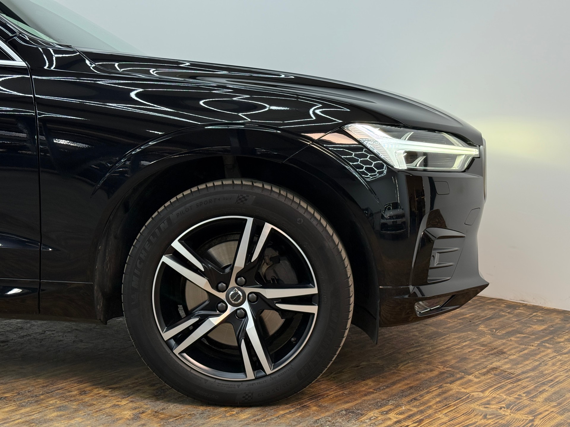 VOLVO XC60 D4 AWD R-Design Geartronic-image-16