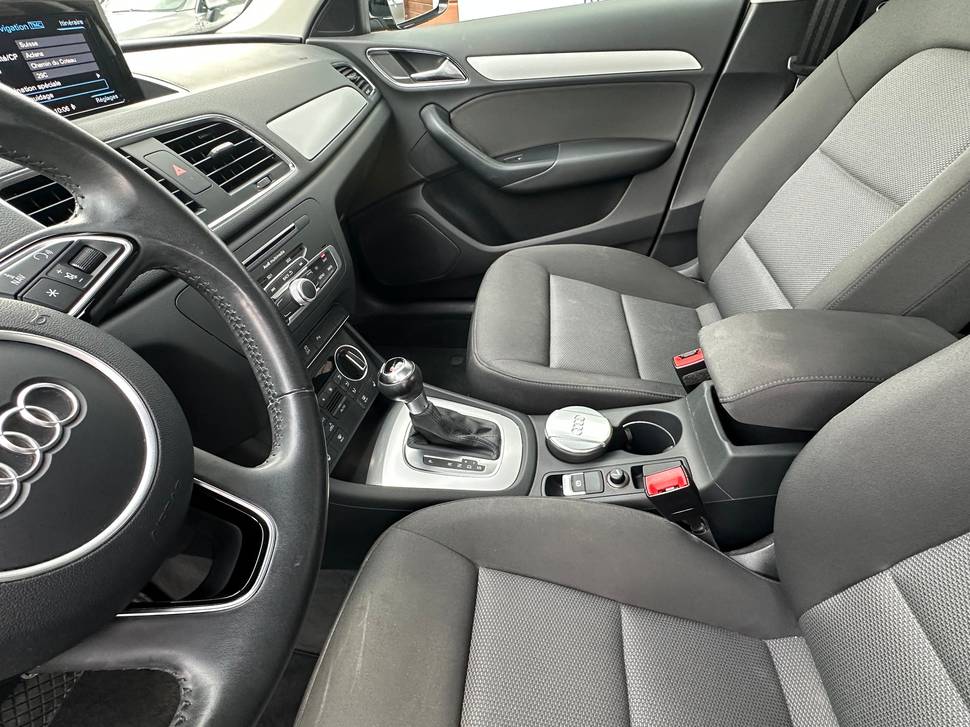 AUDI Q3 1.4 TFSI S-tronic-image-14