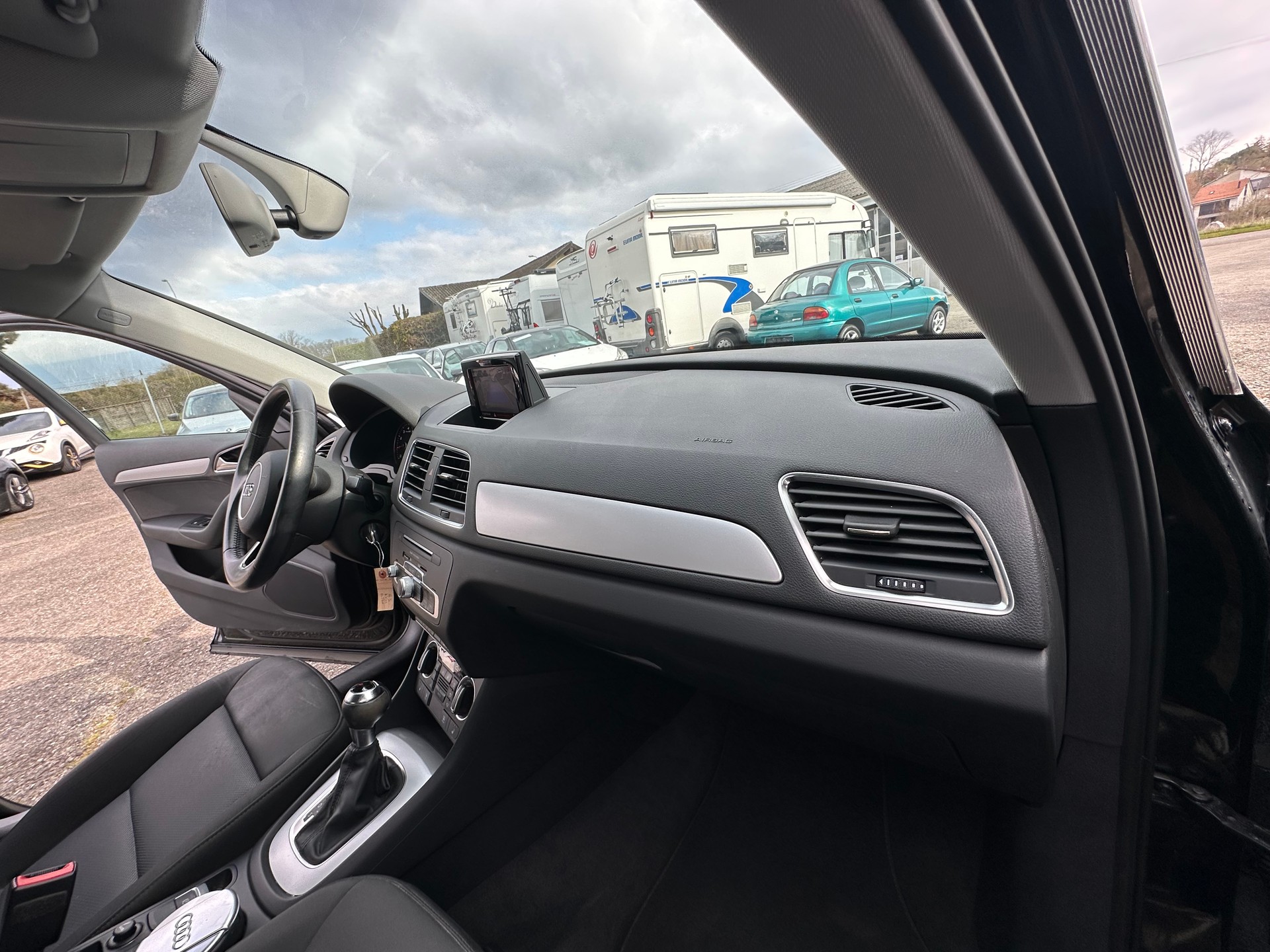 AUDI Q3 1.4 TFSI S-tronic-image-21
