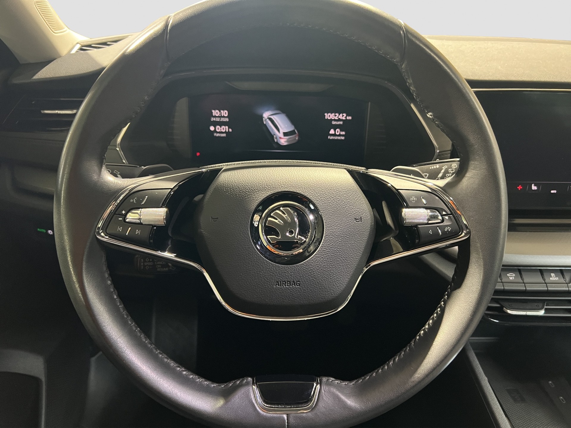 SKODA Octavia Combi 2.0 TSI Ambition DSG 4x4-image-11