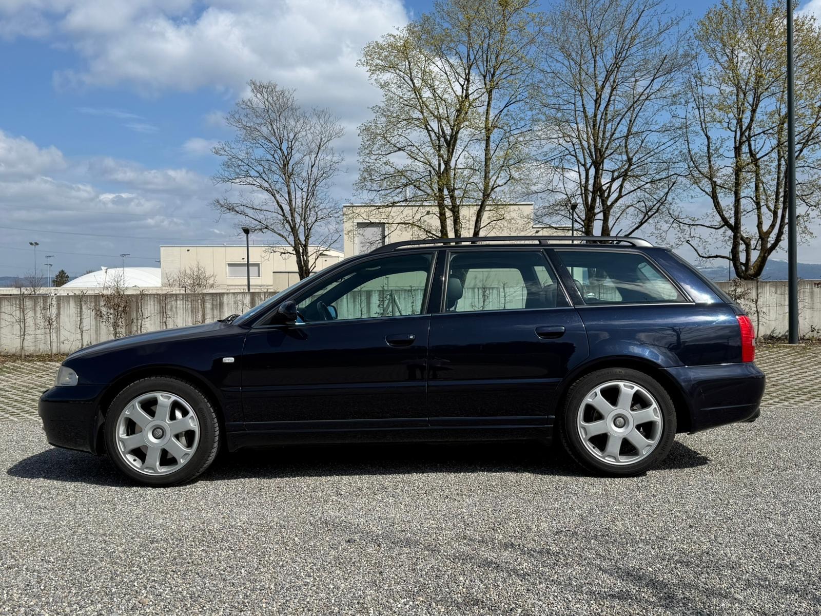AUDI S4 Avant quattro-image-4