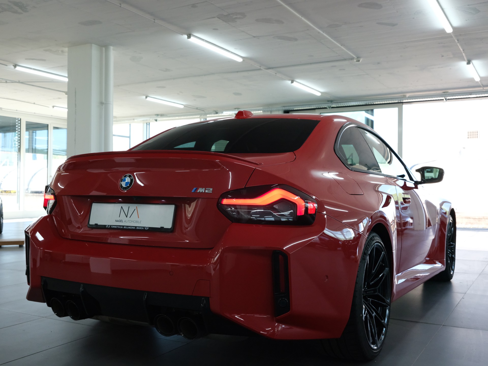 BMW M2 Steptronic *M-Performance Abgassanlage* *Werksgarantie* *Lenkradheizung**-showroom-element-2