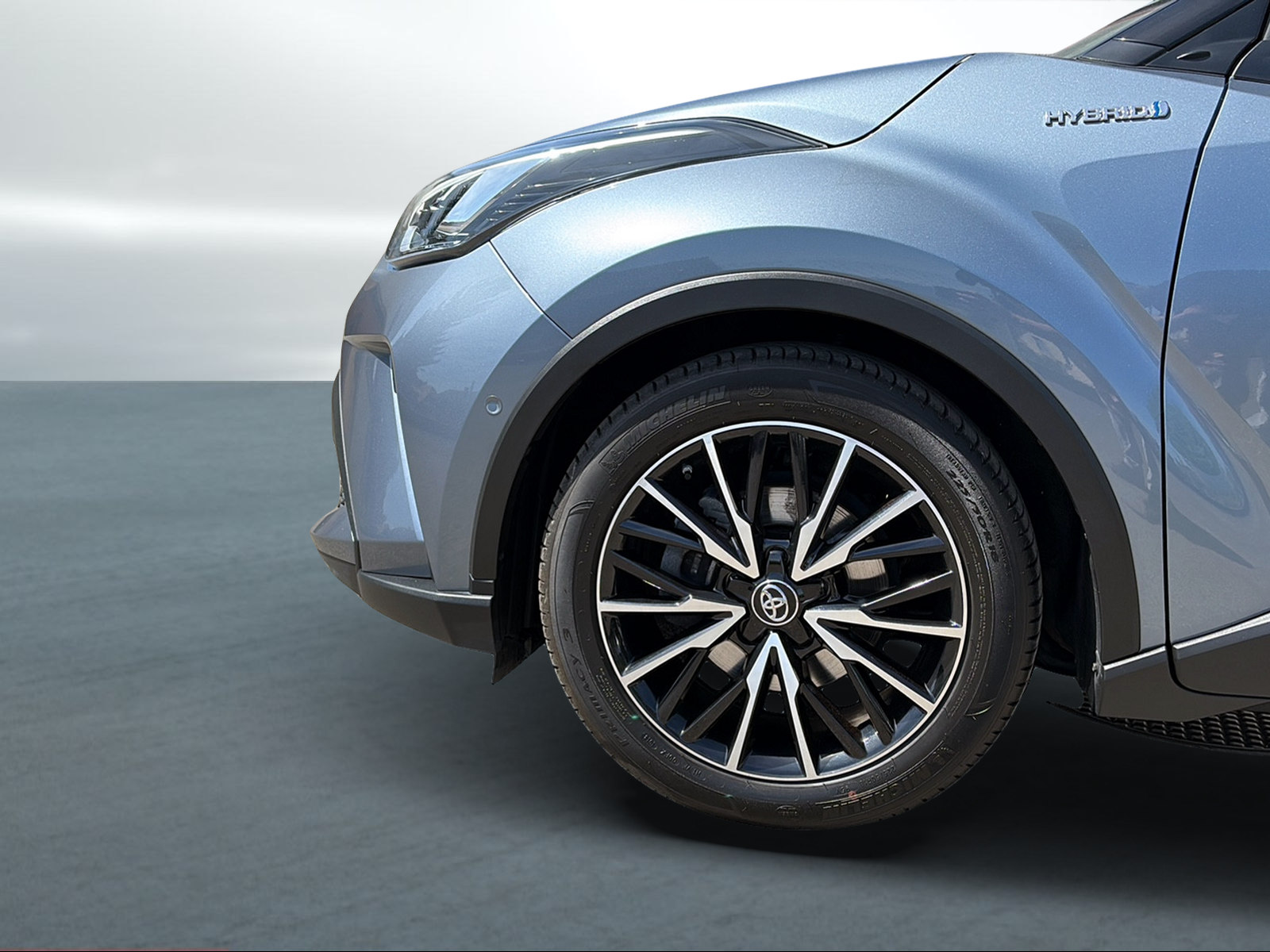 TOYOTA C-HR 1.8 HSD CVT Trend-showroom-element-2