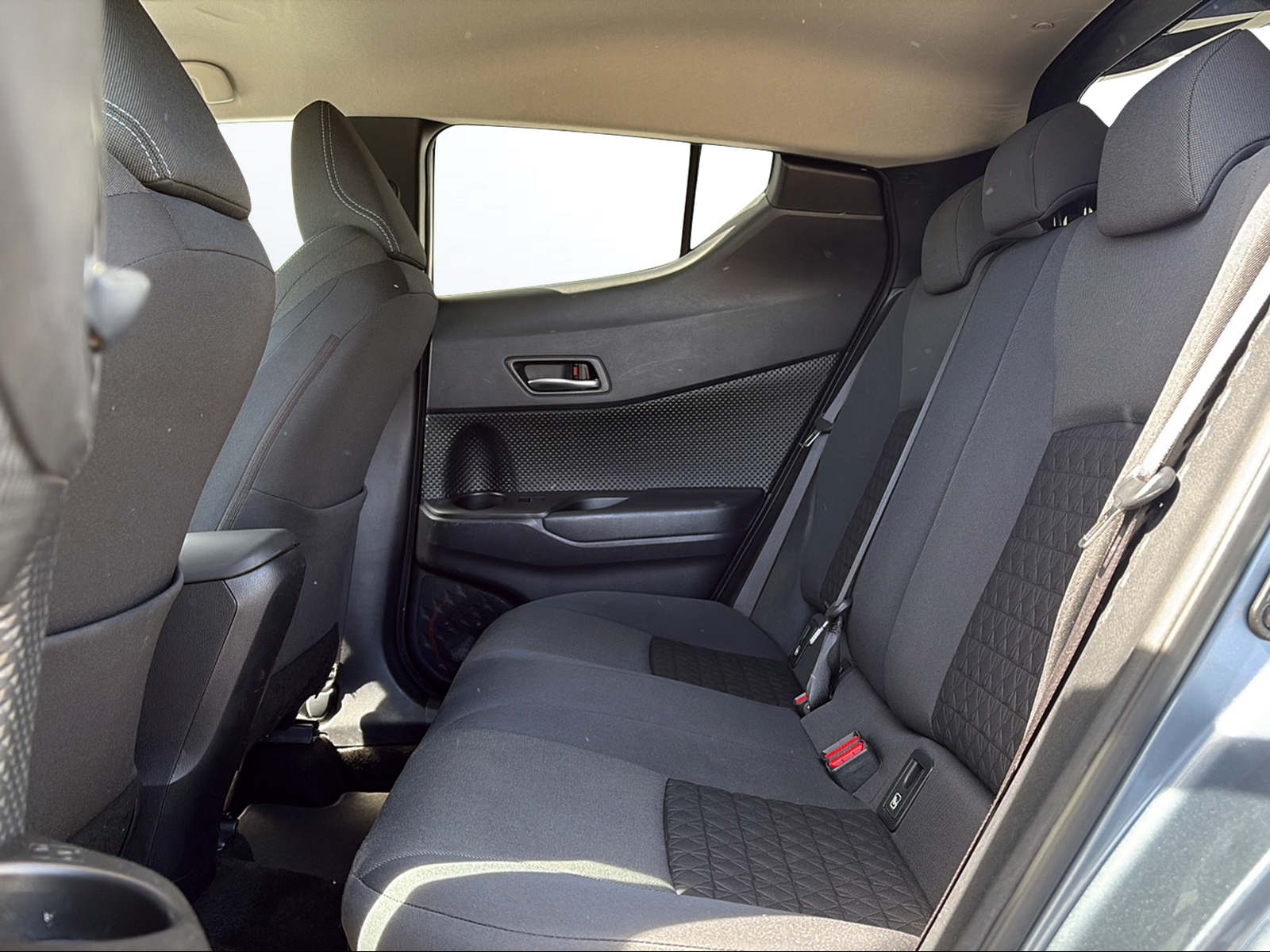 TOYOTA C-HR 1.8 HSD CVT Trend-image-9