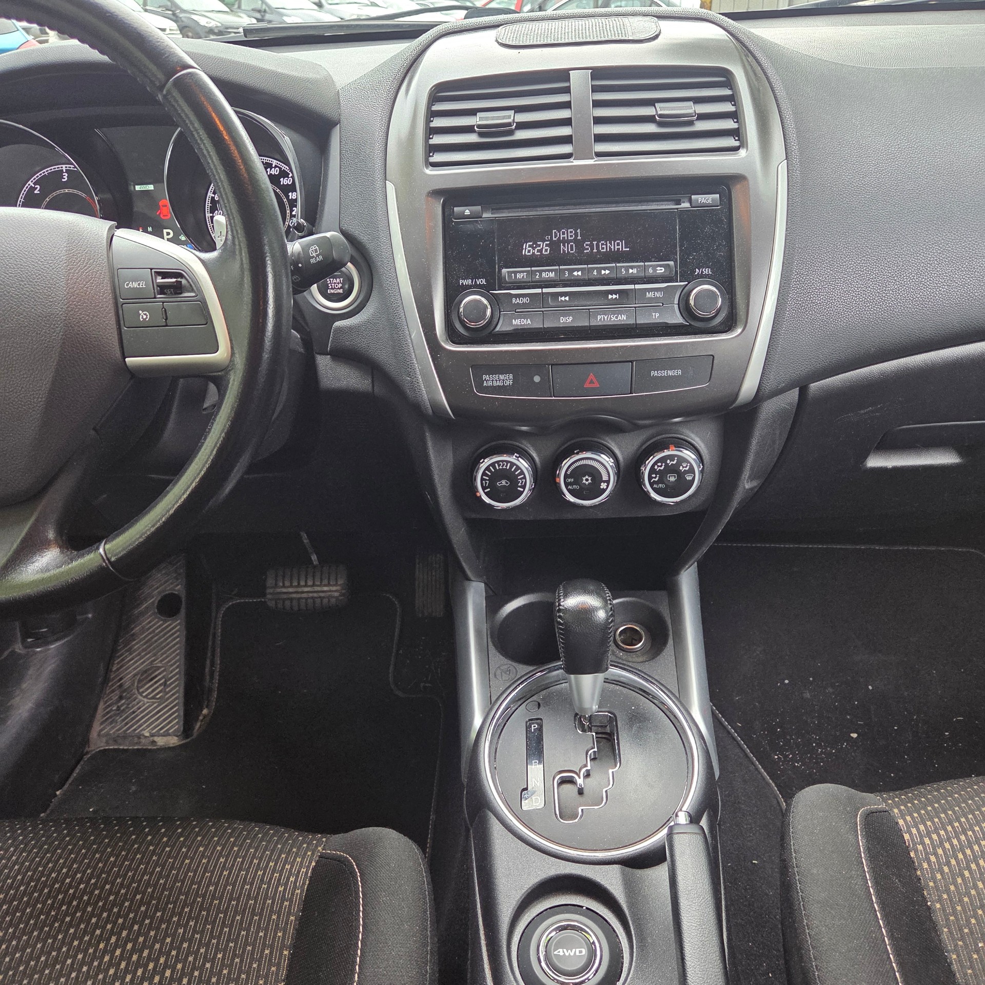 MITSUBISHI ASX 2.2 DID Intense 4WD Automatic-image-12