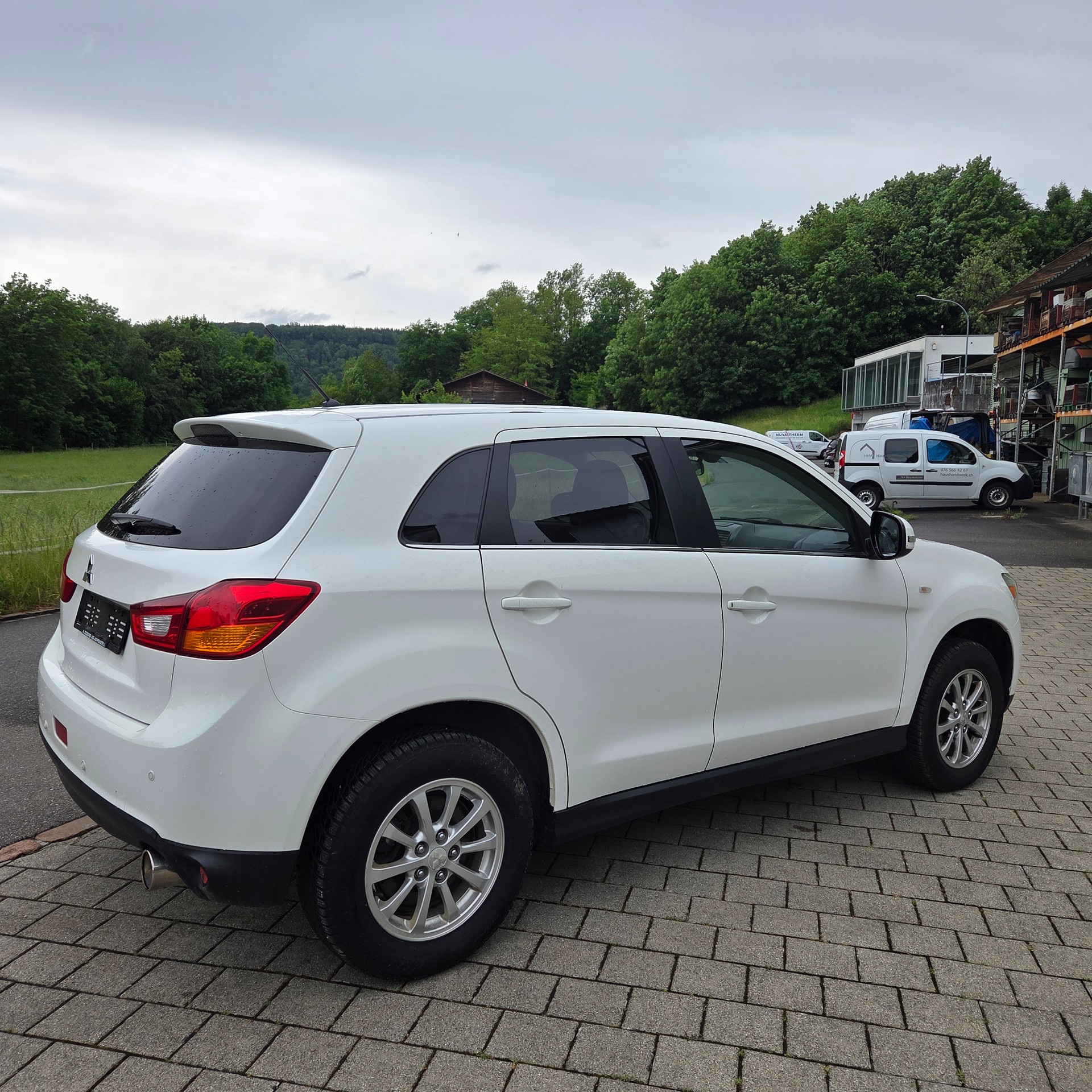 MITSUBISHI ASX 2.2 DID Intense 4WD Automatic-image-3