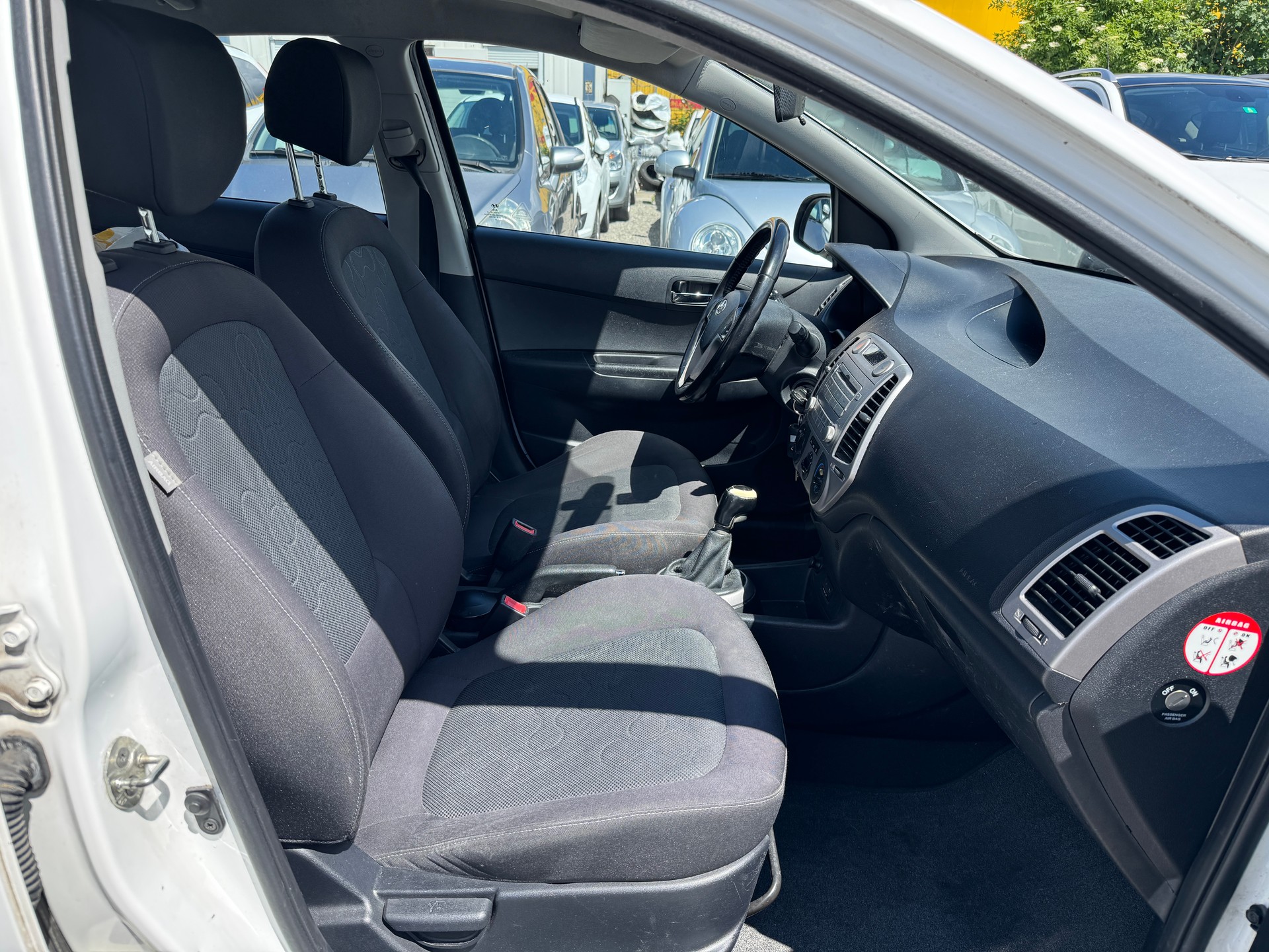 HYUNDAI i20 1.4 Style-image-10