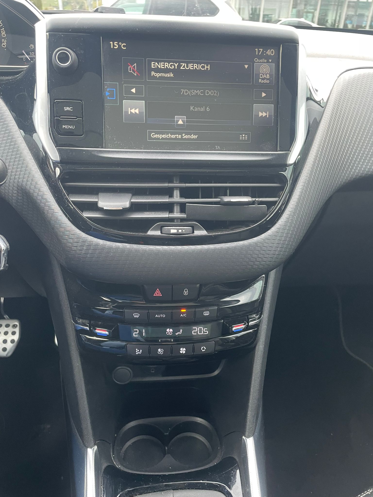 PEUGEOT 2008 1.2 PureTech Active-image-10