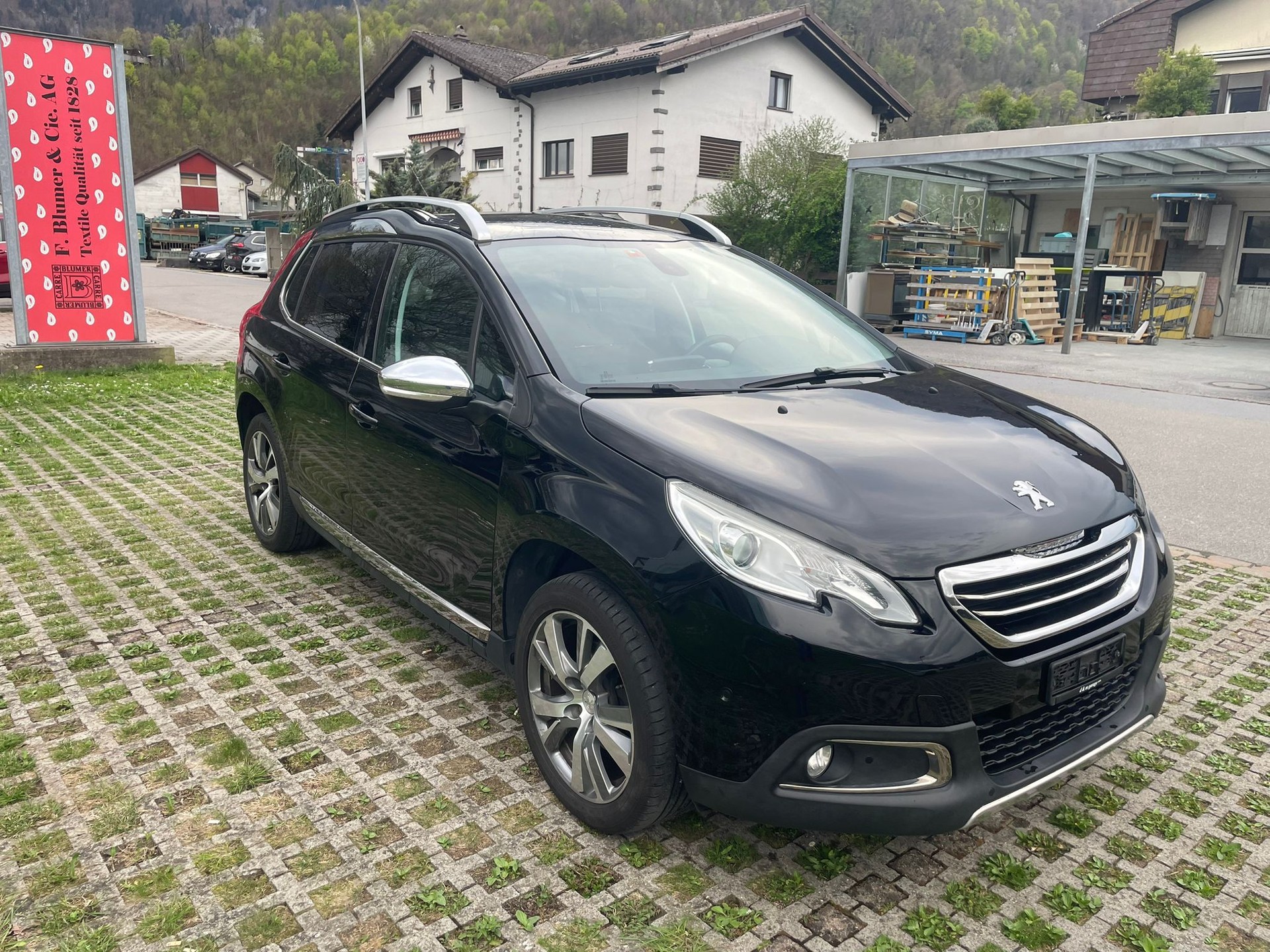 PEUGEOT 2008 1.2 PureTech Active-showroom-element-2