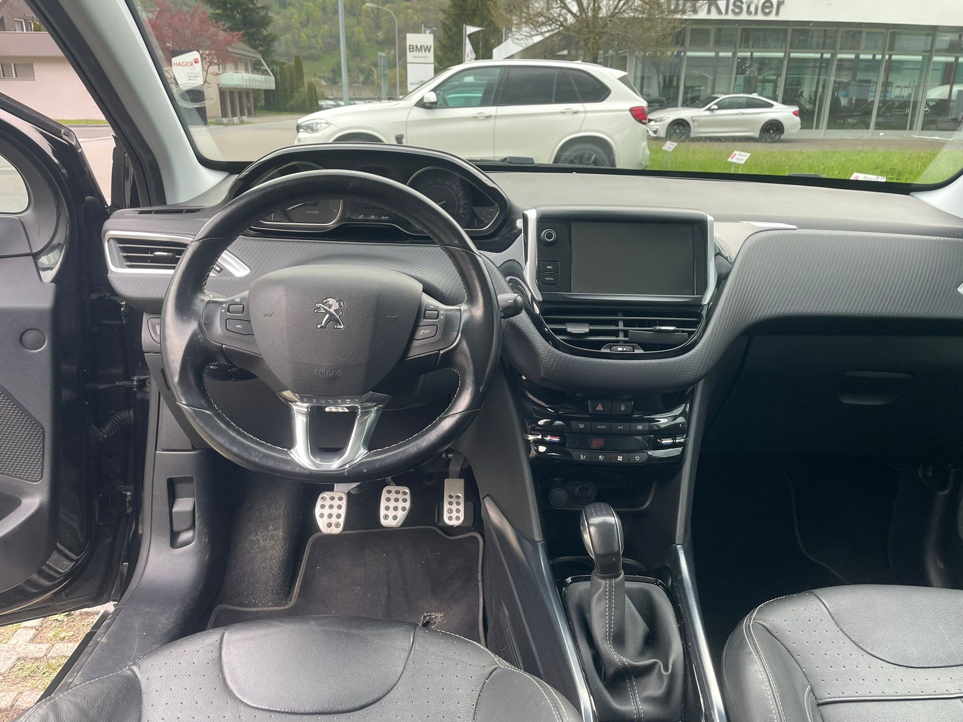 PEUGEOT 2008 1.2 PureTech Active-image-8