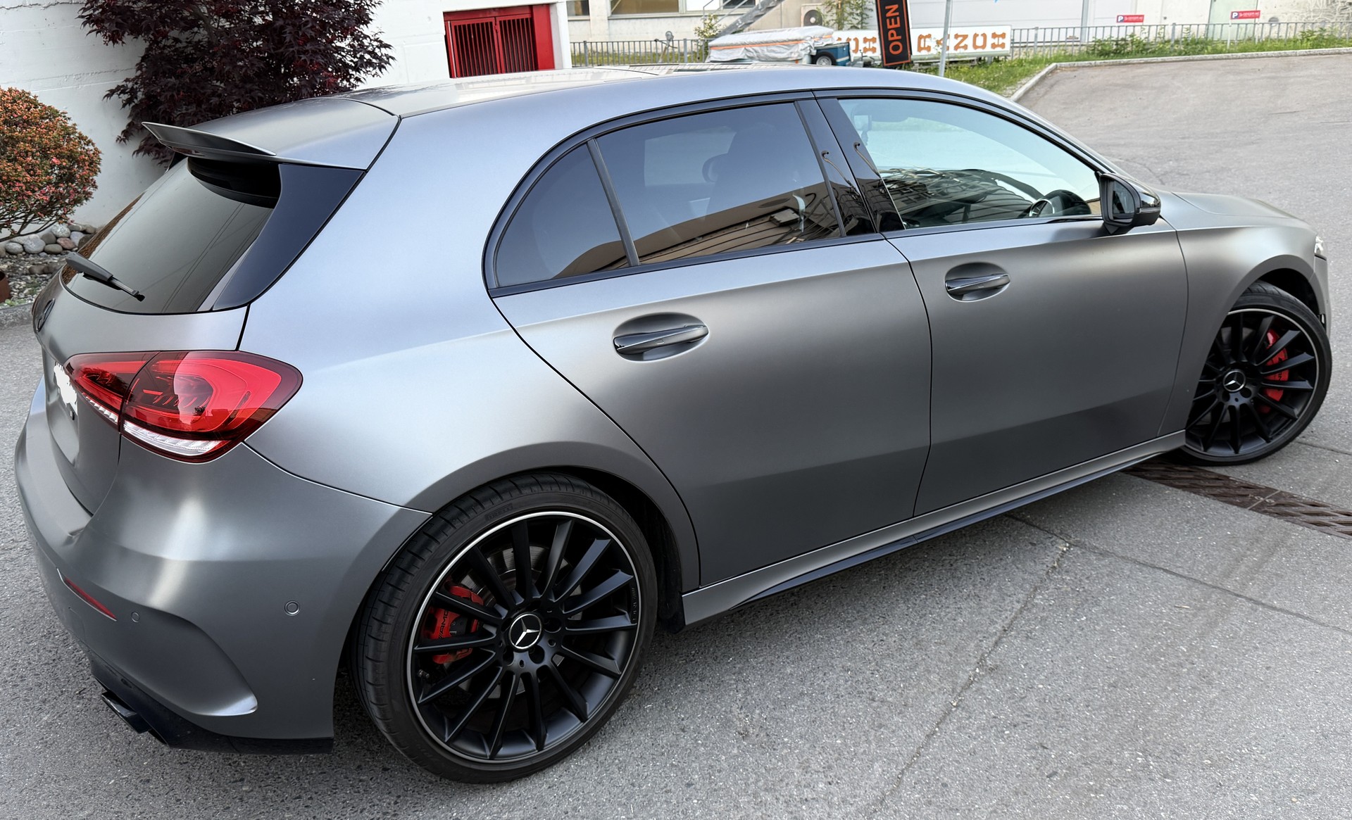 MERCEDES-BENZ A 35 AMG 4matic-image-4