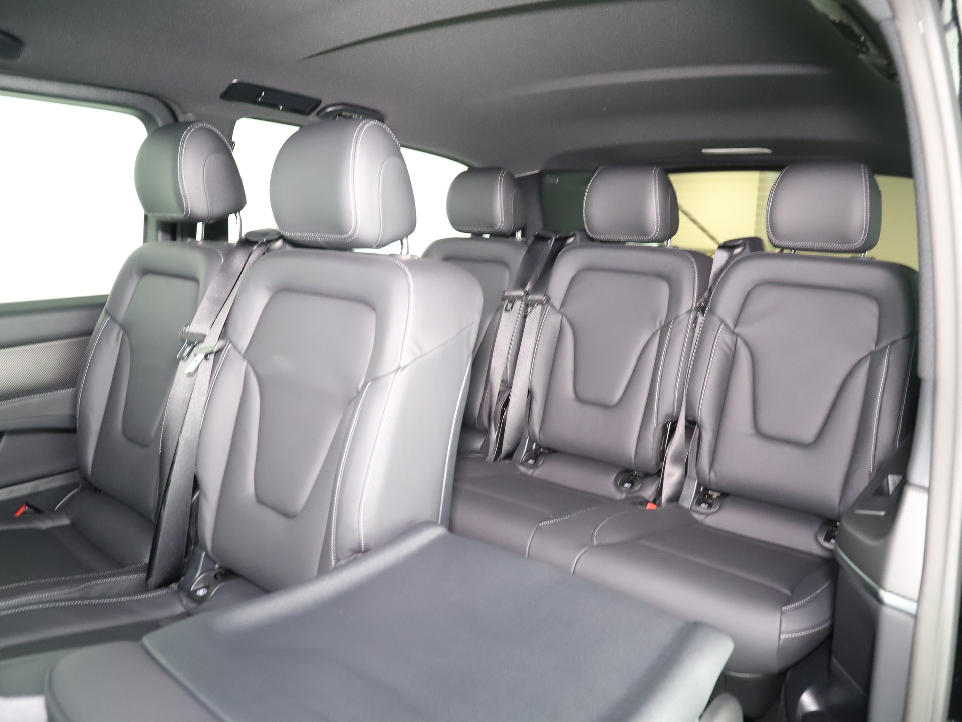 MERCEDES-BENZ V 300 d exl. Avantg. 9G-T-image-10