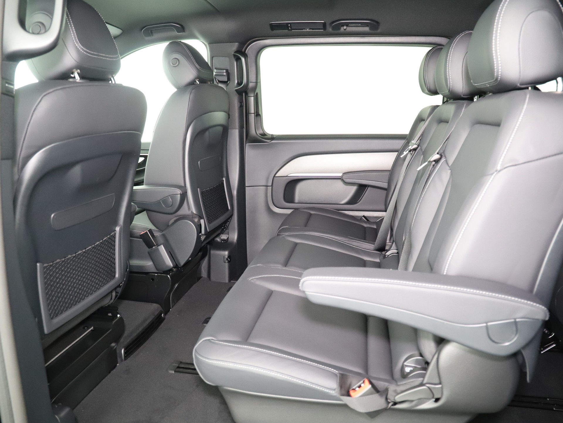 MERCEDES-BENZ V 300 d exl. Avantg. 9G-T-image-9