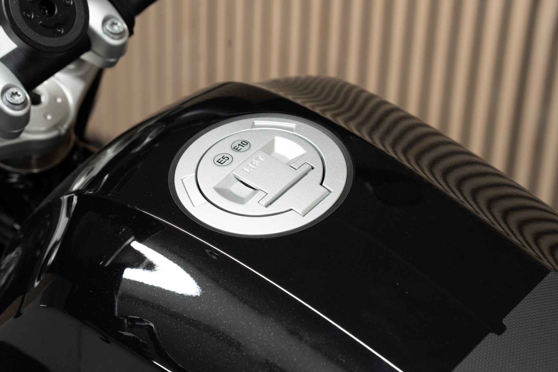 BMW R 12 mit CHF 1'500.- Boxer Prämie 🤑🔥 und 0.9% Leasing 💸🚀-image-4