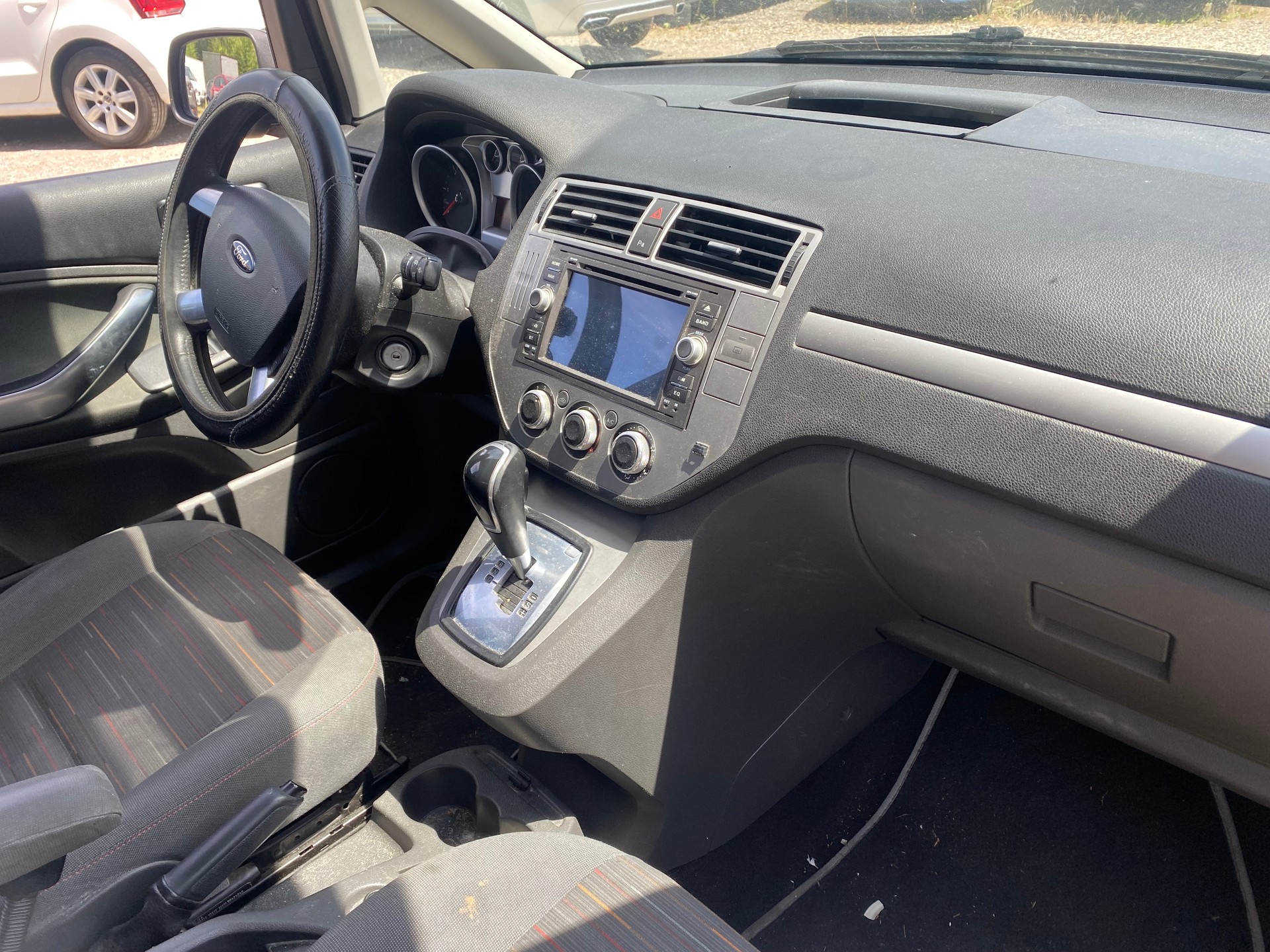 FORD C-Max 2.0 TDCi Titanium PowerShift-image-3