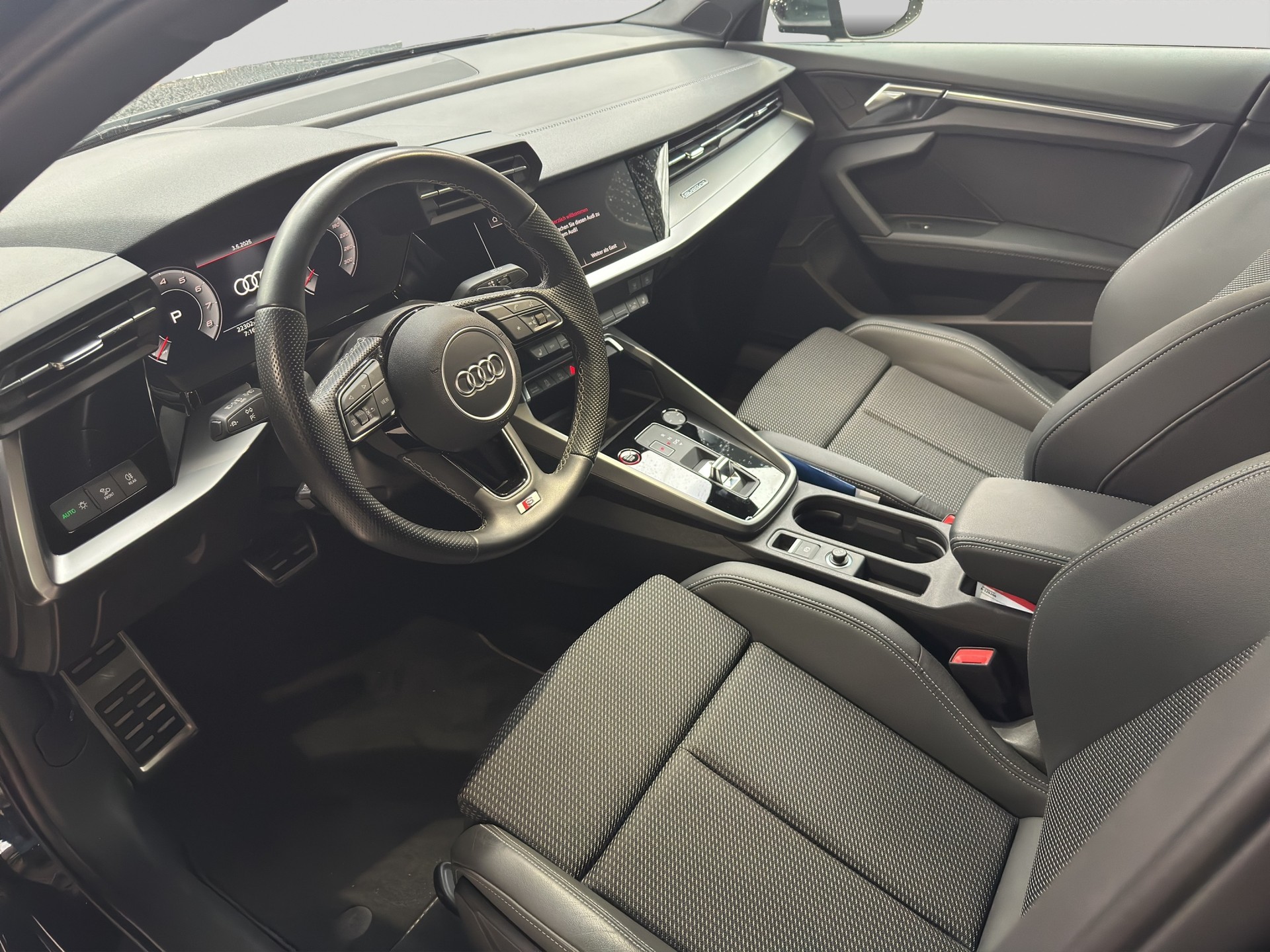 AUDI S3 2.0 TFSI quattro S-tronic-image-6