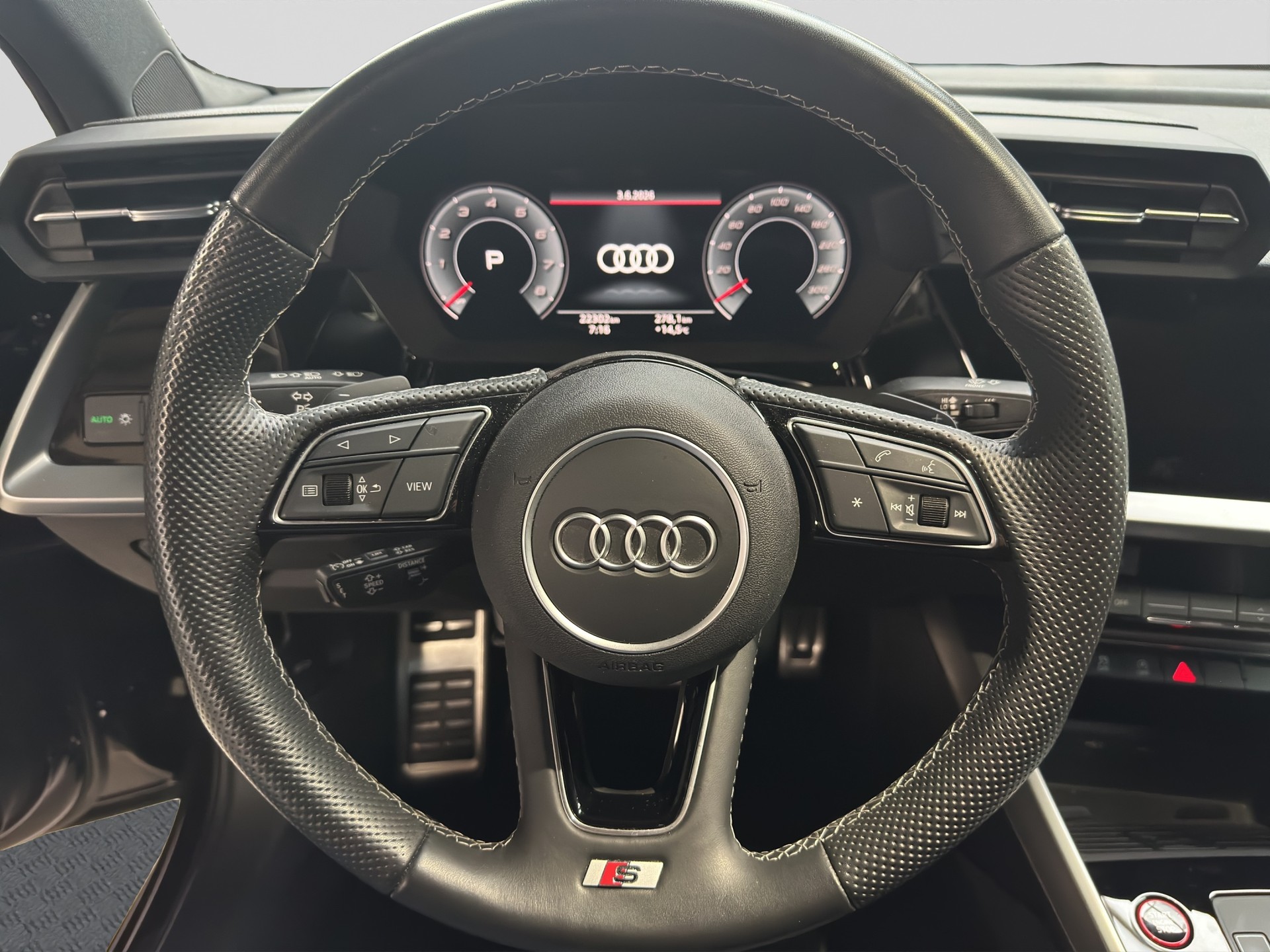 AUDI S3 2.0 TFSI quattro S-tronic-image-9