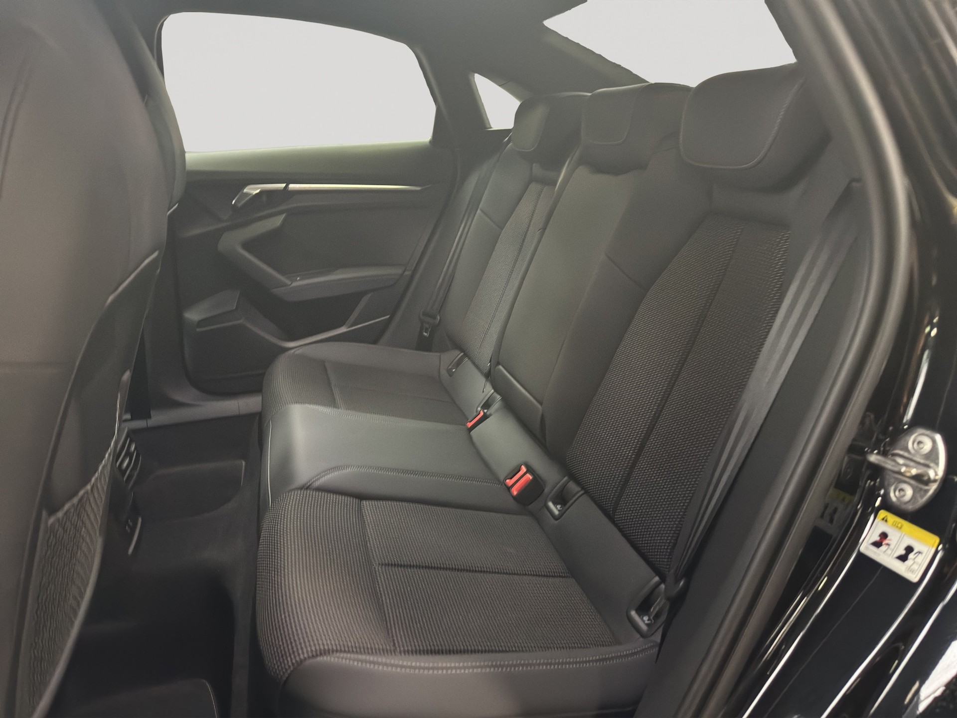 AUDI S3 2.0 TFSI quattro S-tronic-image-7