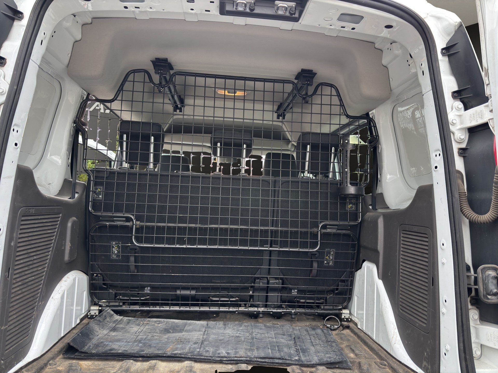 FORD Tourneo Connect 1.5 EcoBlue Trend-image-21