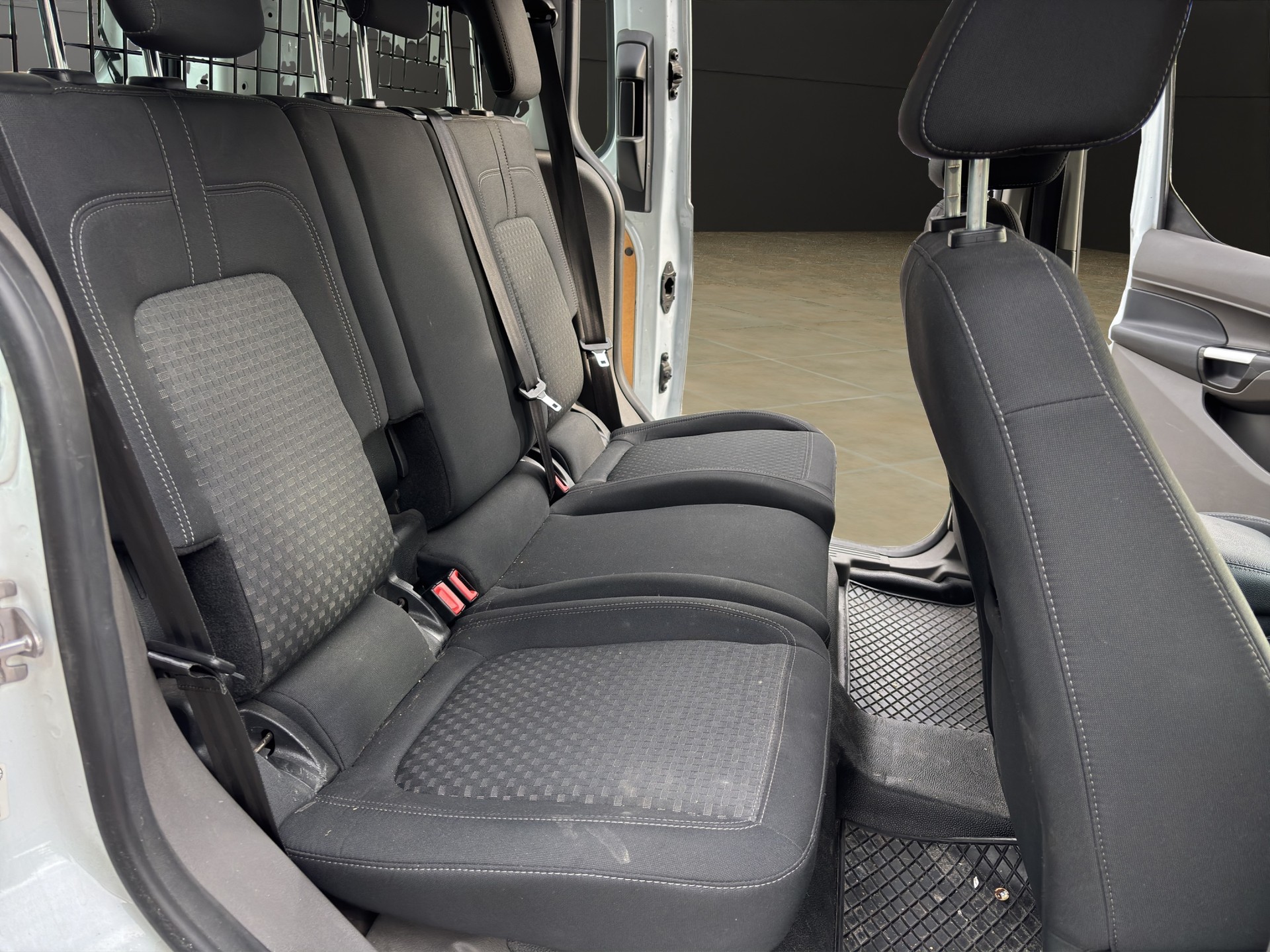 FORD Tourneo Connect 1.5 EcoBlue Trend-image-19