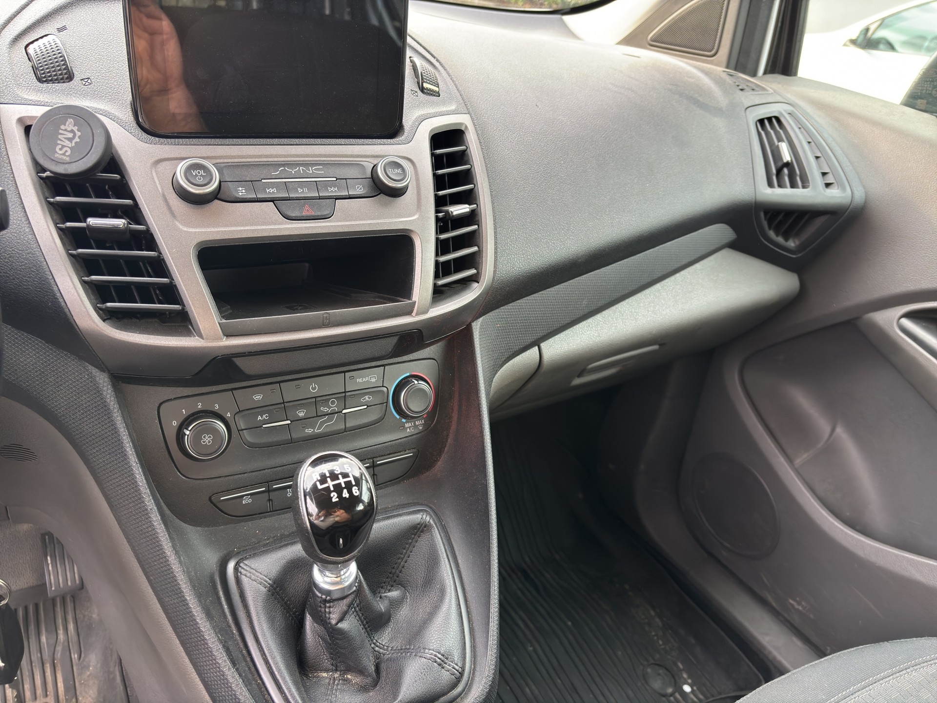 FORD Tourneo Connect 1.5 EcoBlue Trend-image-13