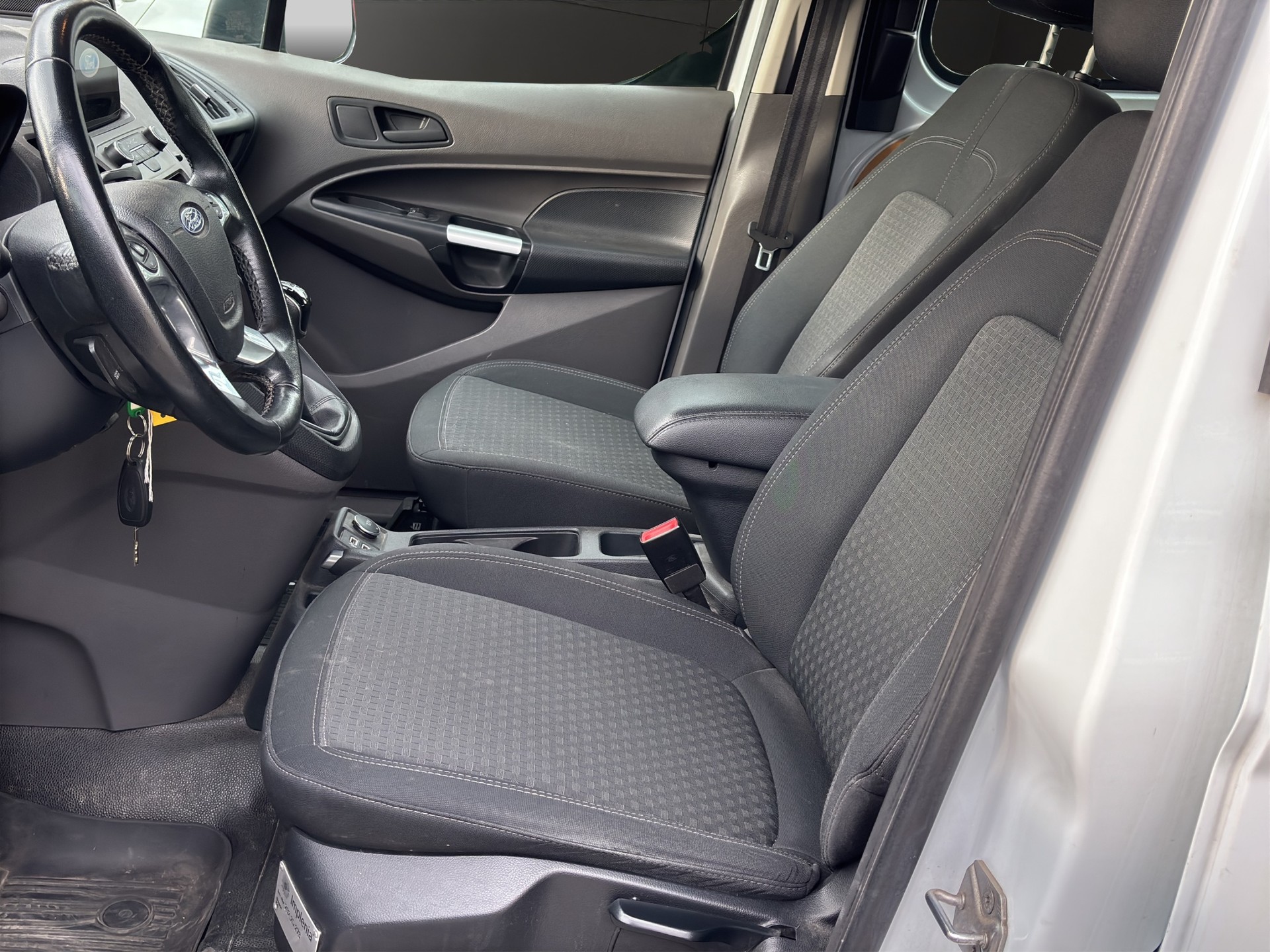 FORD Tourneo Connect 1.5 EcoBlue Trend-image-12