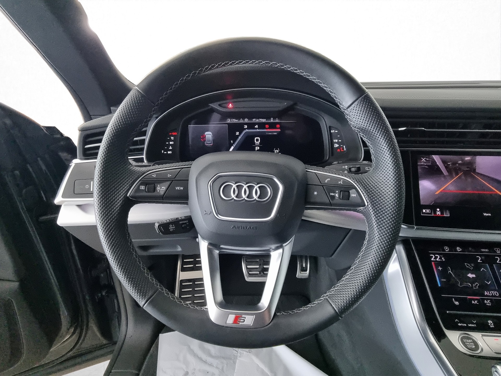 AUDI Q8 3.0 50 TDI quattro S-Tronic Black Line-image-8