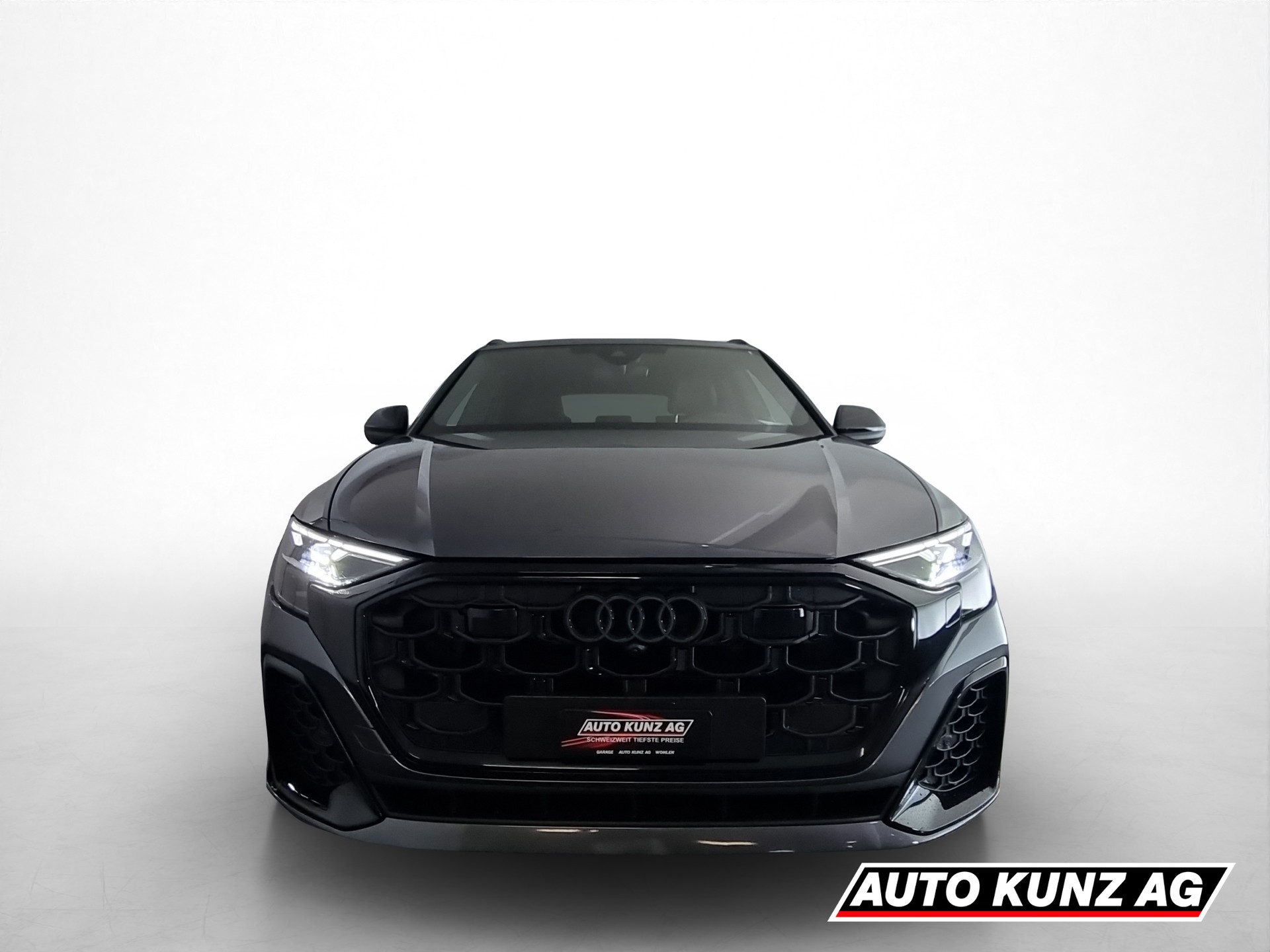 AUDI Q8 3.0 50 TDI quattro S-Tronic Black Line-showroom-element-1